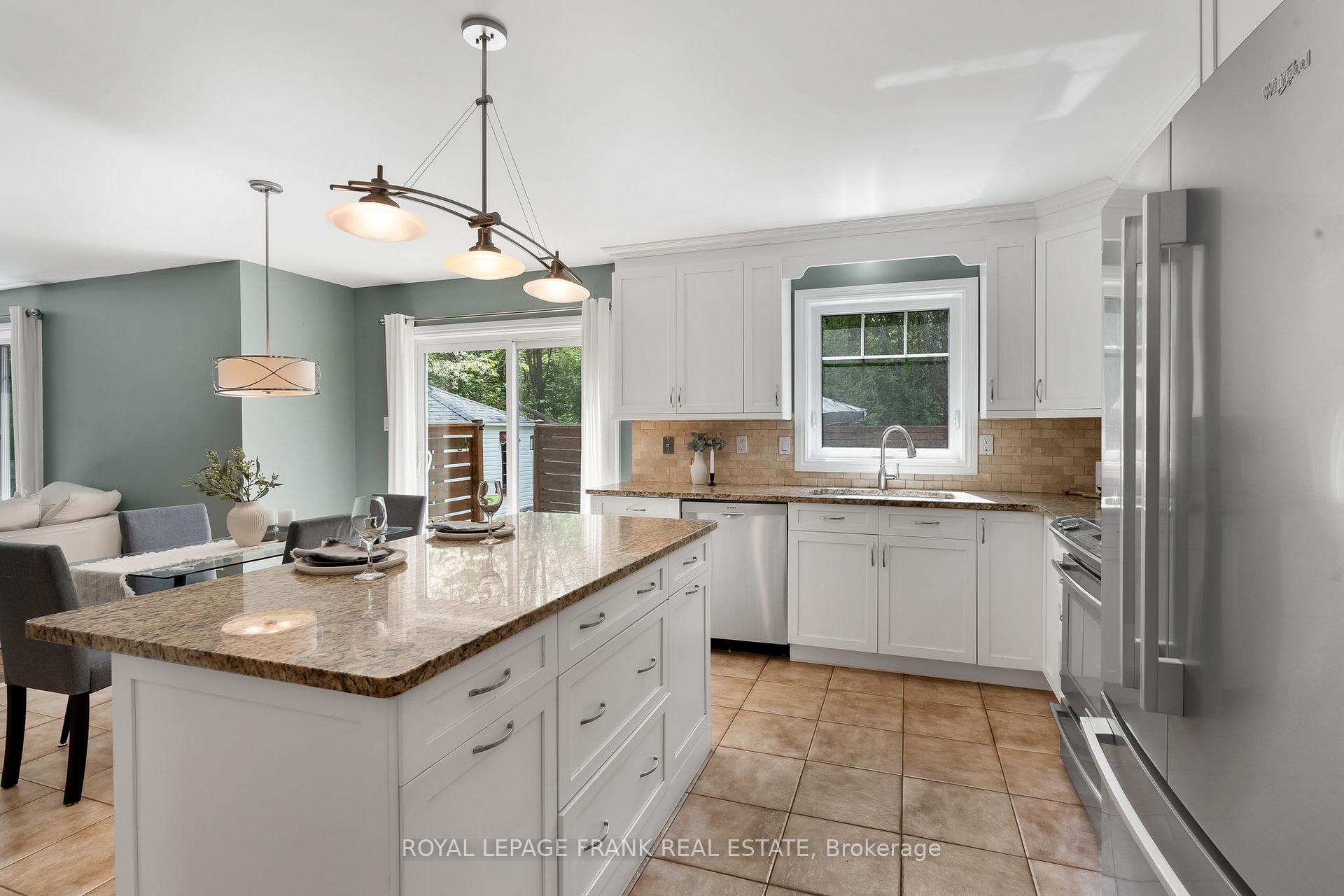 Photo 11 of 20 Galloway Crescent, Uxbridge — HOMEH