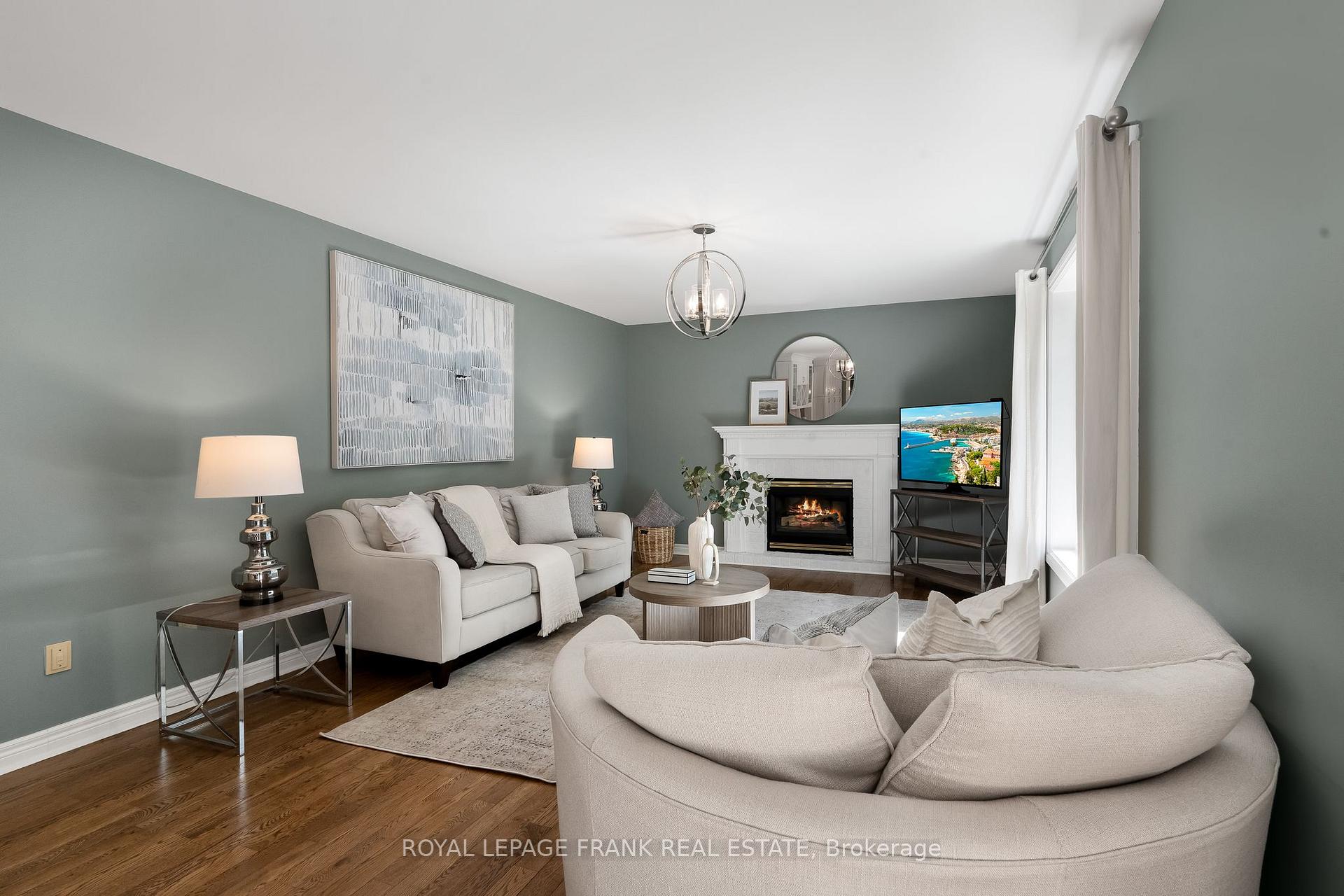 Photo 15 of 20 Galloway Crescent, Uxbridge — HOMEH