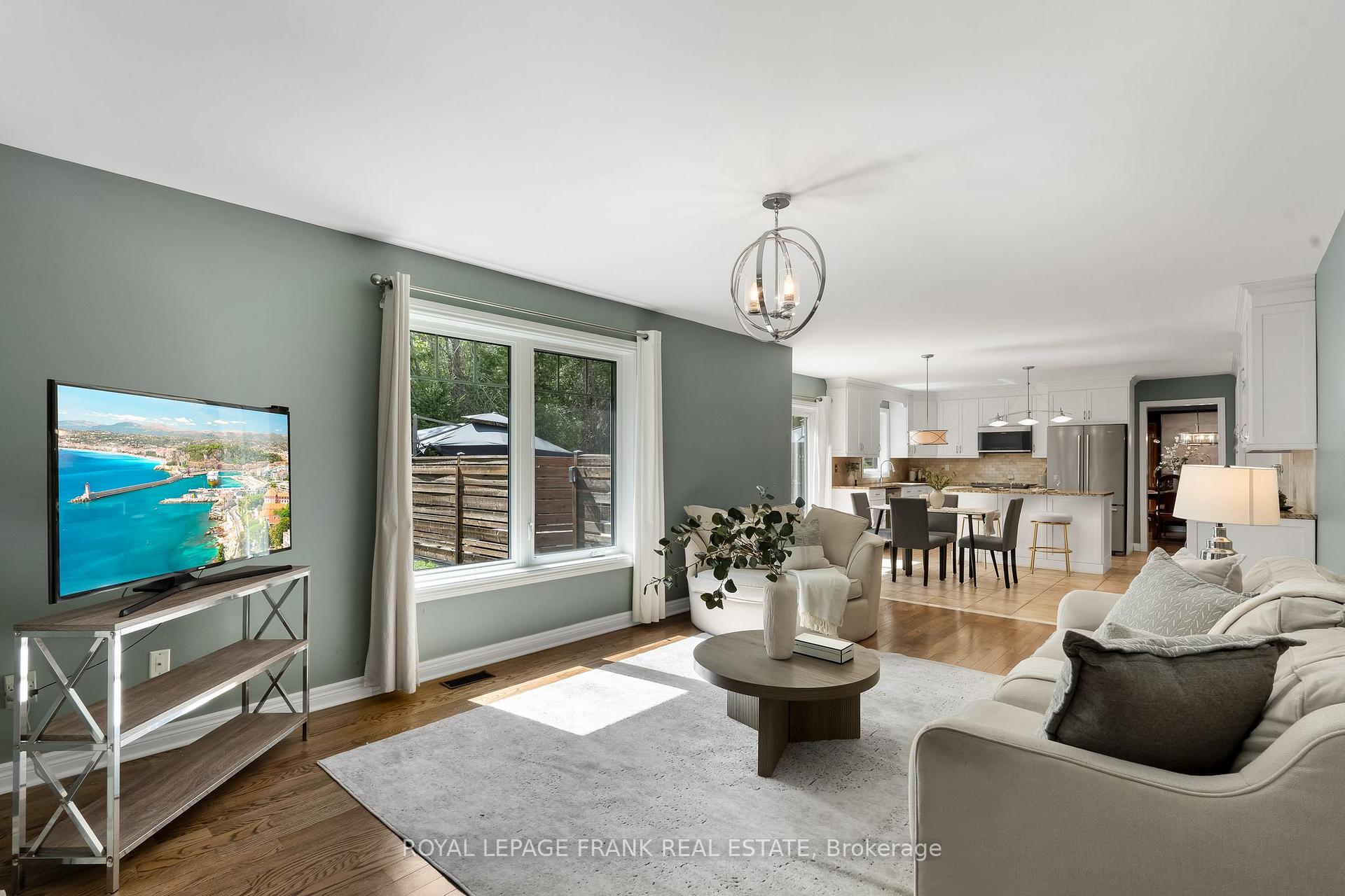 Photo 16 of 20 Galloway Crescent, Uxbridge — HOMEH