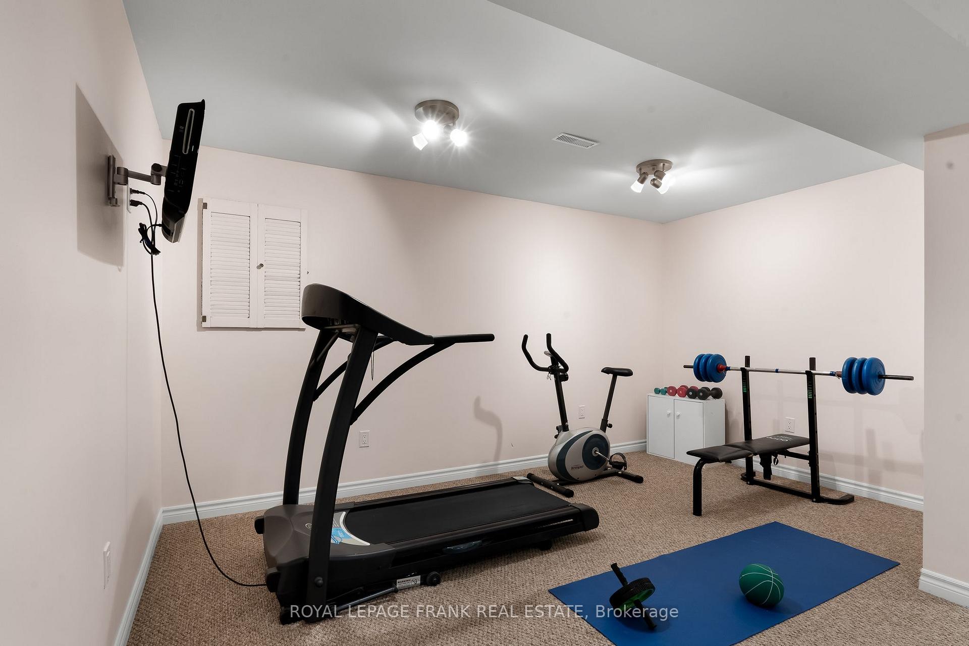 Photo 27 of 20 Galloway Crescent, Uxbridge — HOMEH