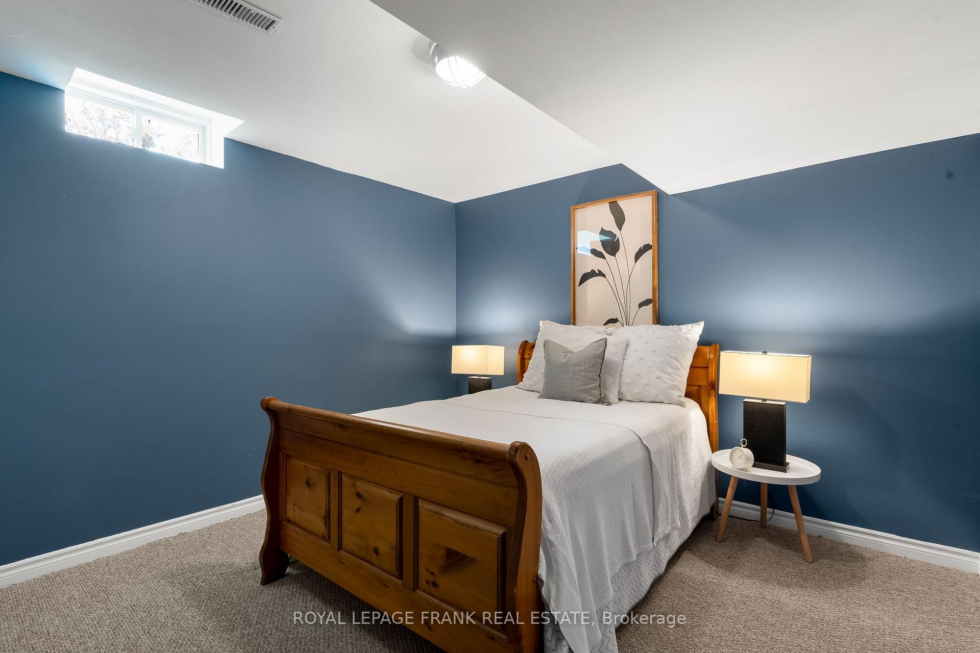 Photo 28 of 20 Galloway Crescent, Uxbridge — HOMEH