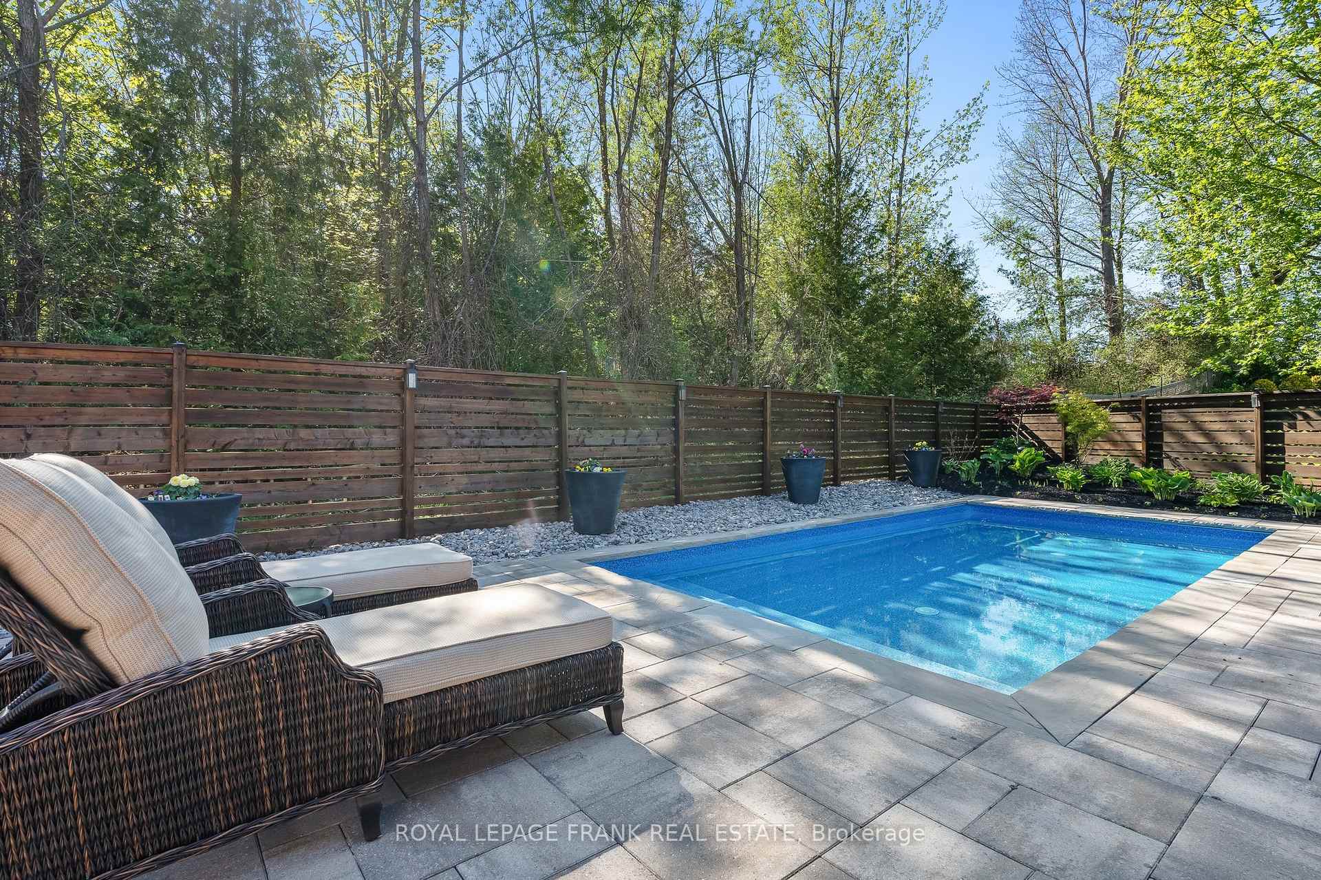 Photo 36 of 20 Galloway Crescent, Uxbridge — HOMEH