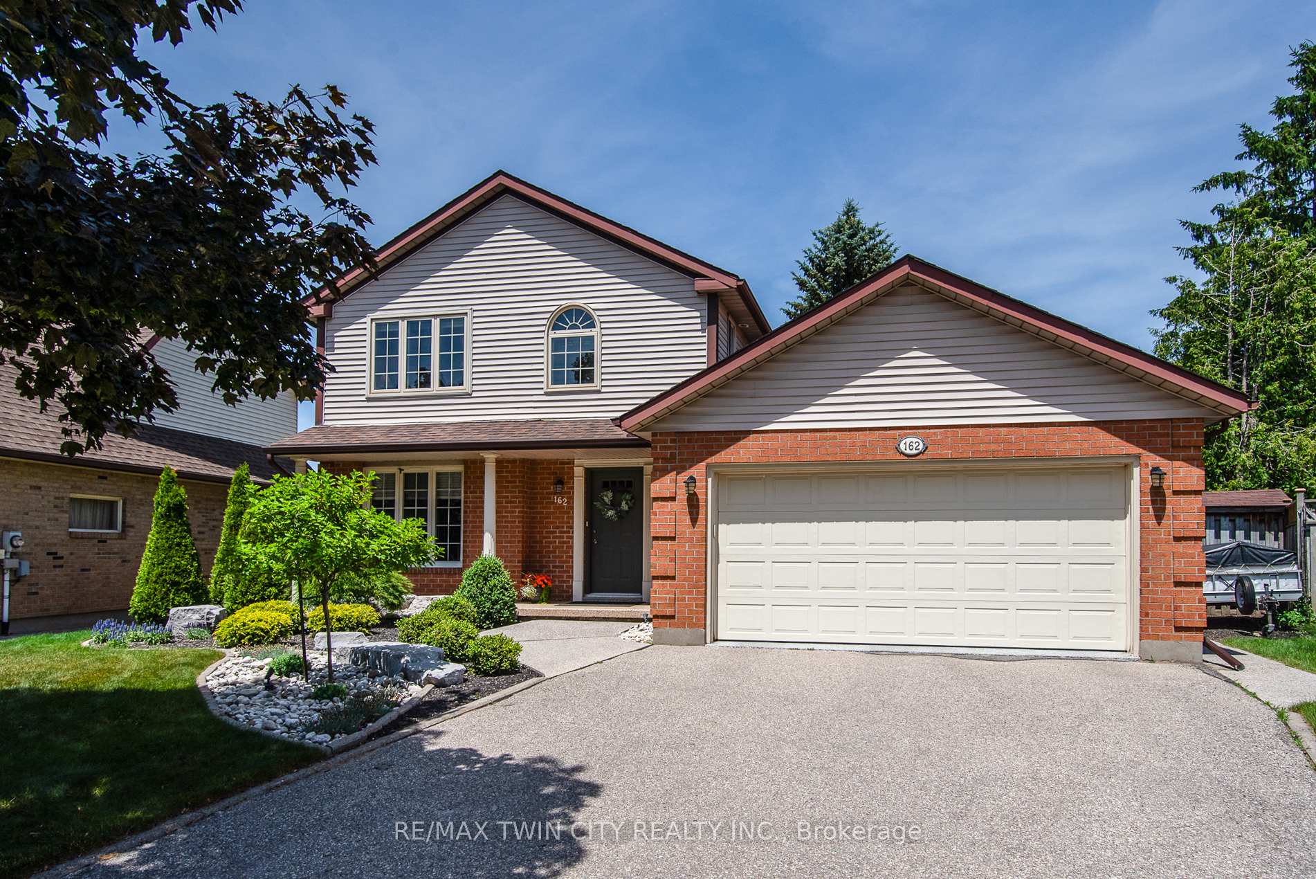 Photo 1 of 162 Ambleside Court, Waterloo — HOMEH