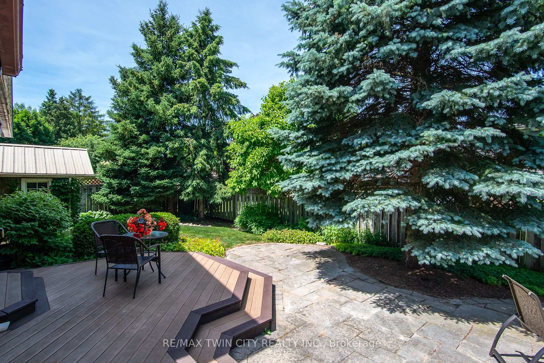 Photo 6 of 162 Ambleside Court, Waterloo — HOMEH
