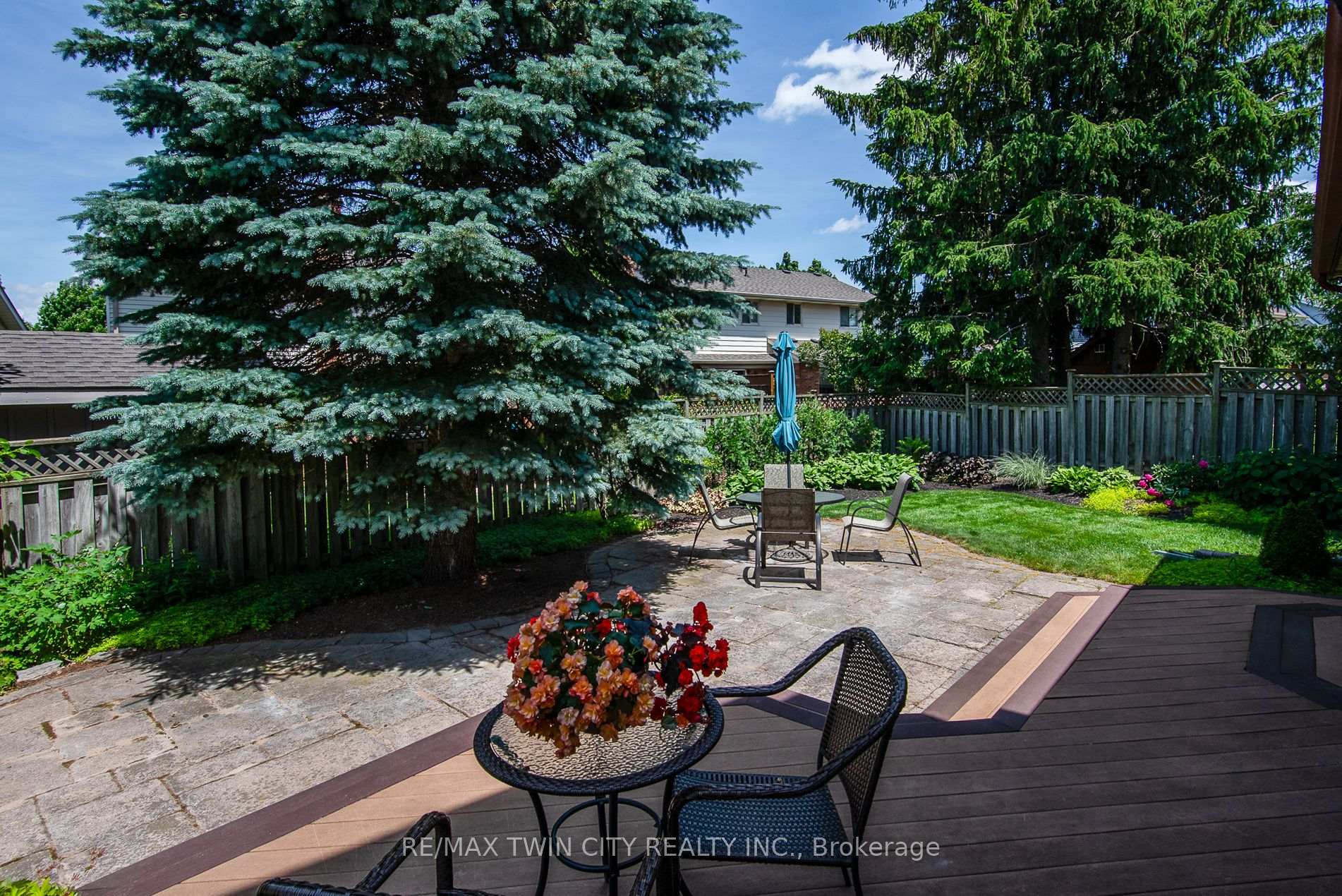 Photo 7 of 162 Ambleside Court, Waterloo — HOMEH