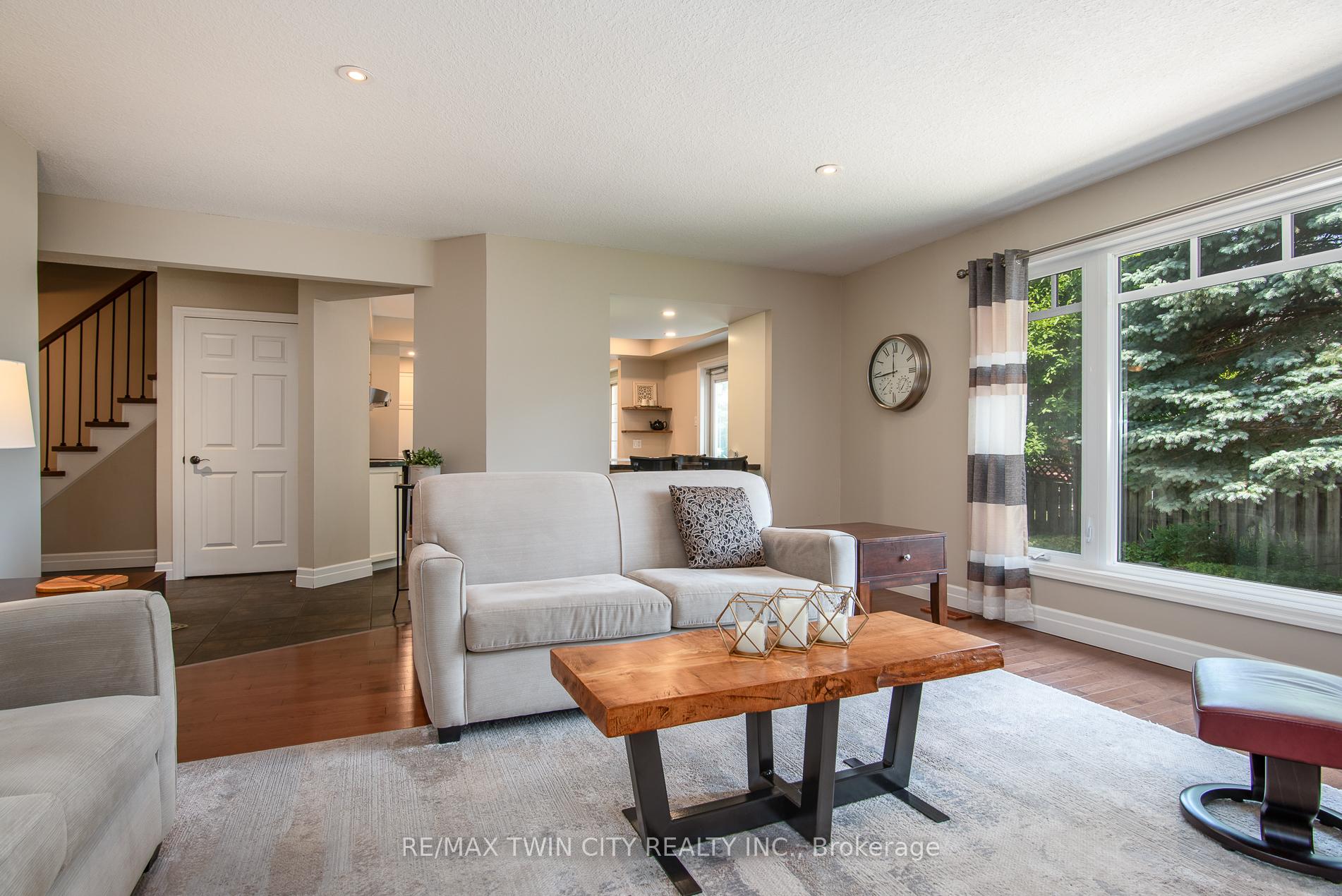 Photo 15 of 162 Ambleside Court, Waterloo — HOMEH