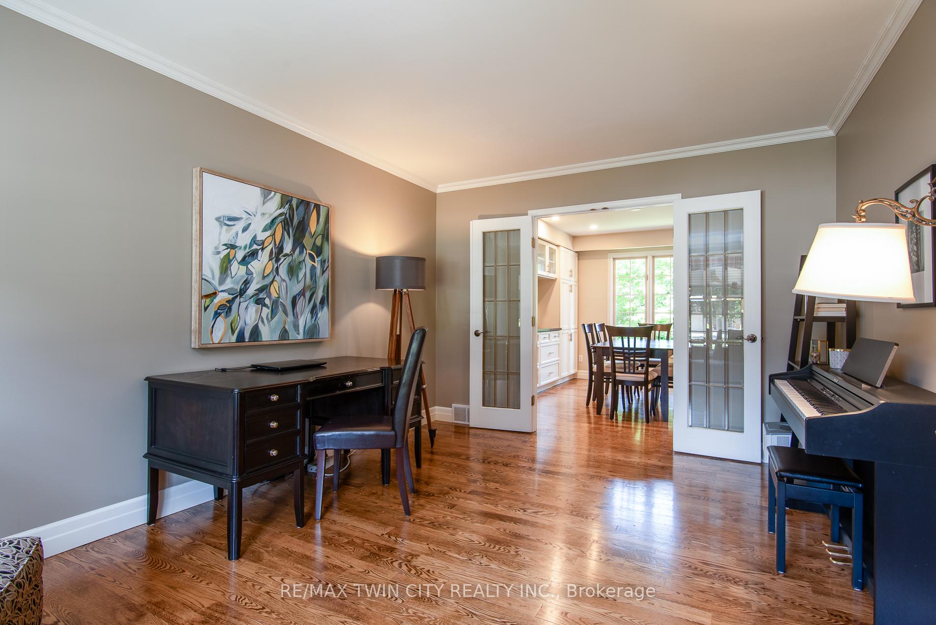 Photo 28 of 162 Ambleside Court, Waterloo — HOMEH