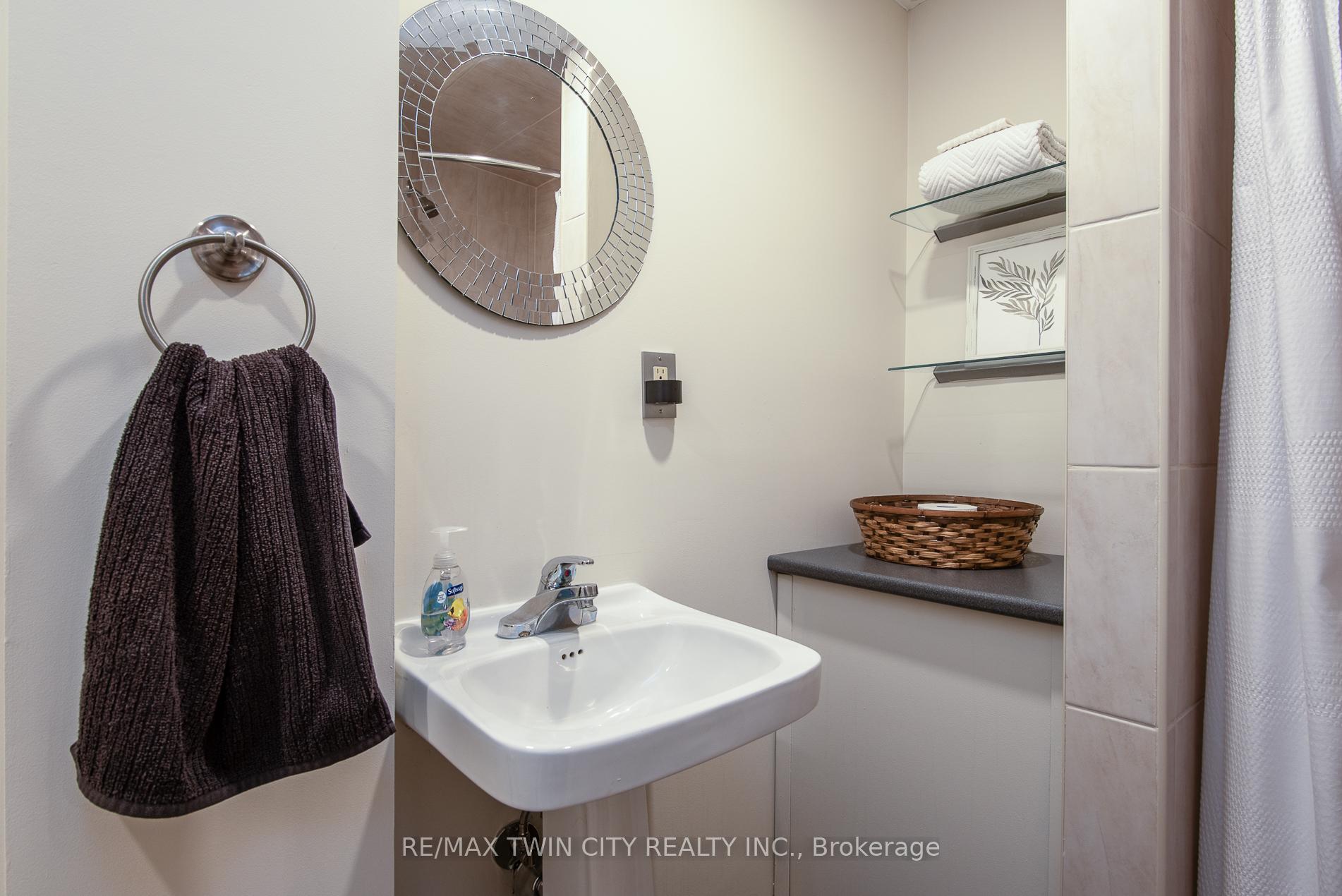 Photo 46 of 162 Ambleside Court, Waterloo — HOMEH
