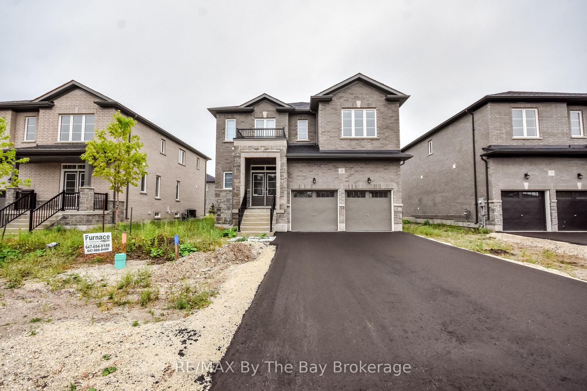 Photo 1 of 21 Amber Drive, Wasaga Beach — HOMEH