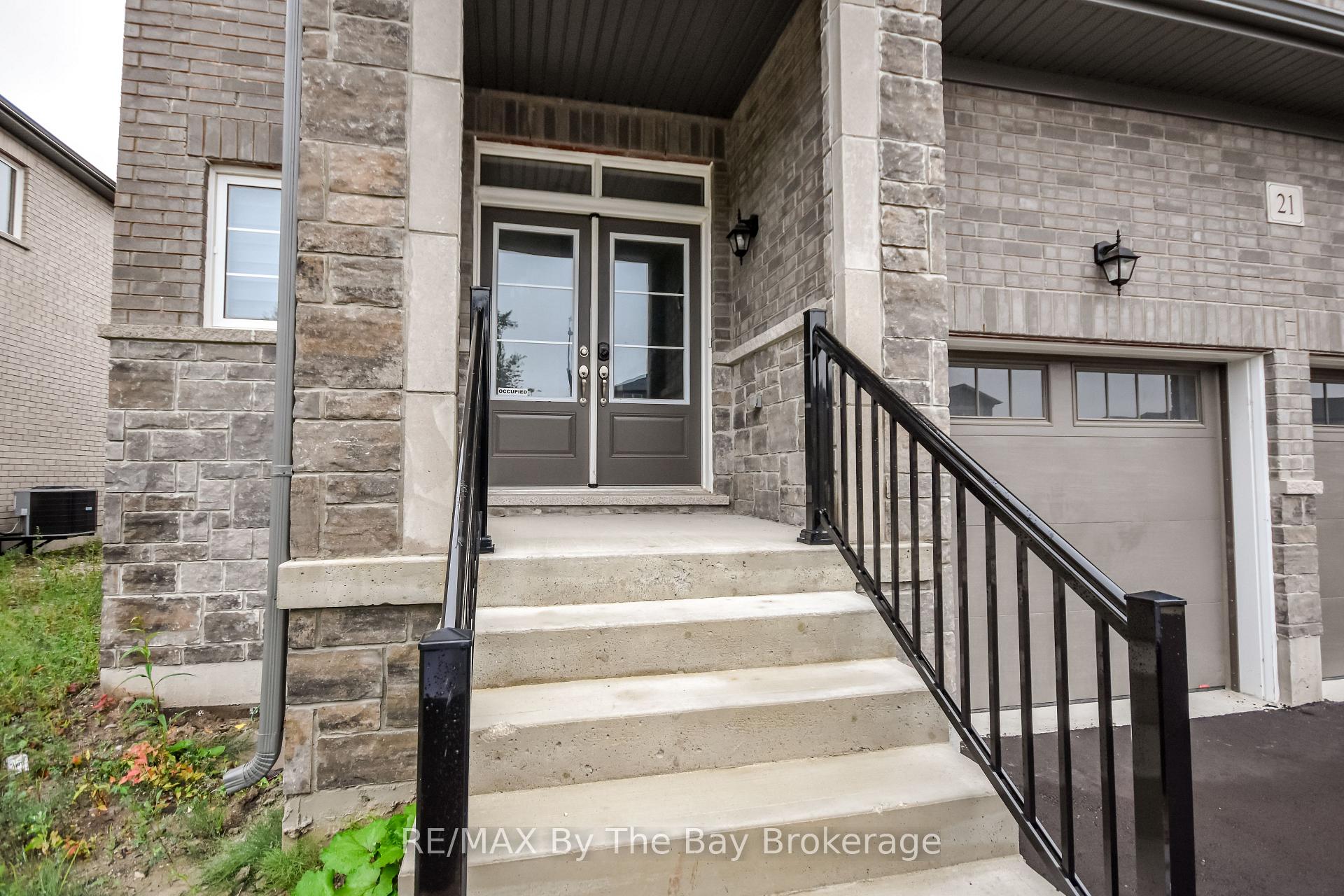 Photo 2 of 21 Amber Drive, Wasaga Beach — HOMEH