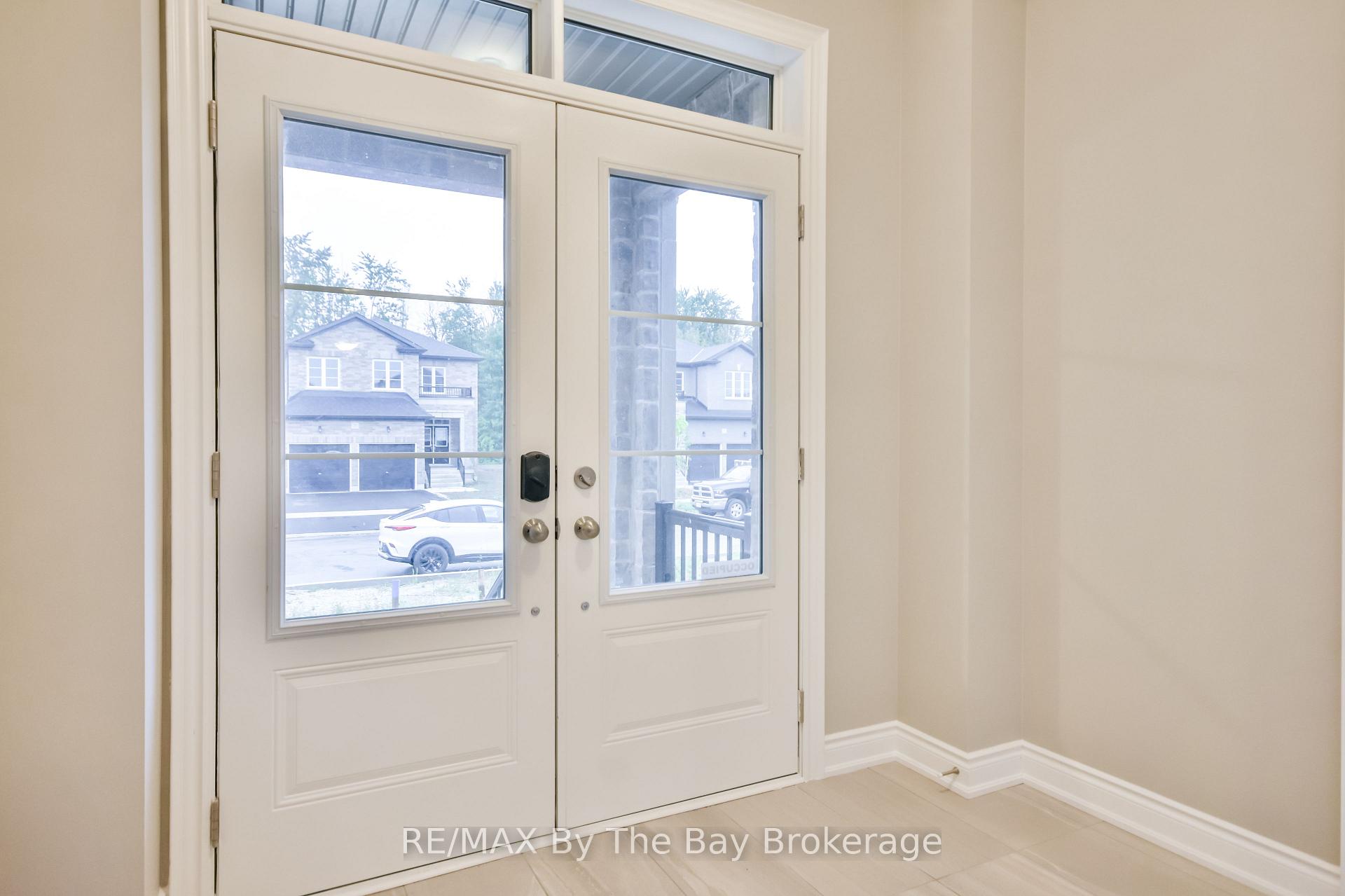 Photo 3 of 21 Amber Drive, Wasaga Beach — HOMEH
