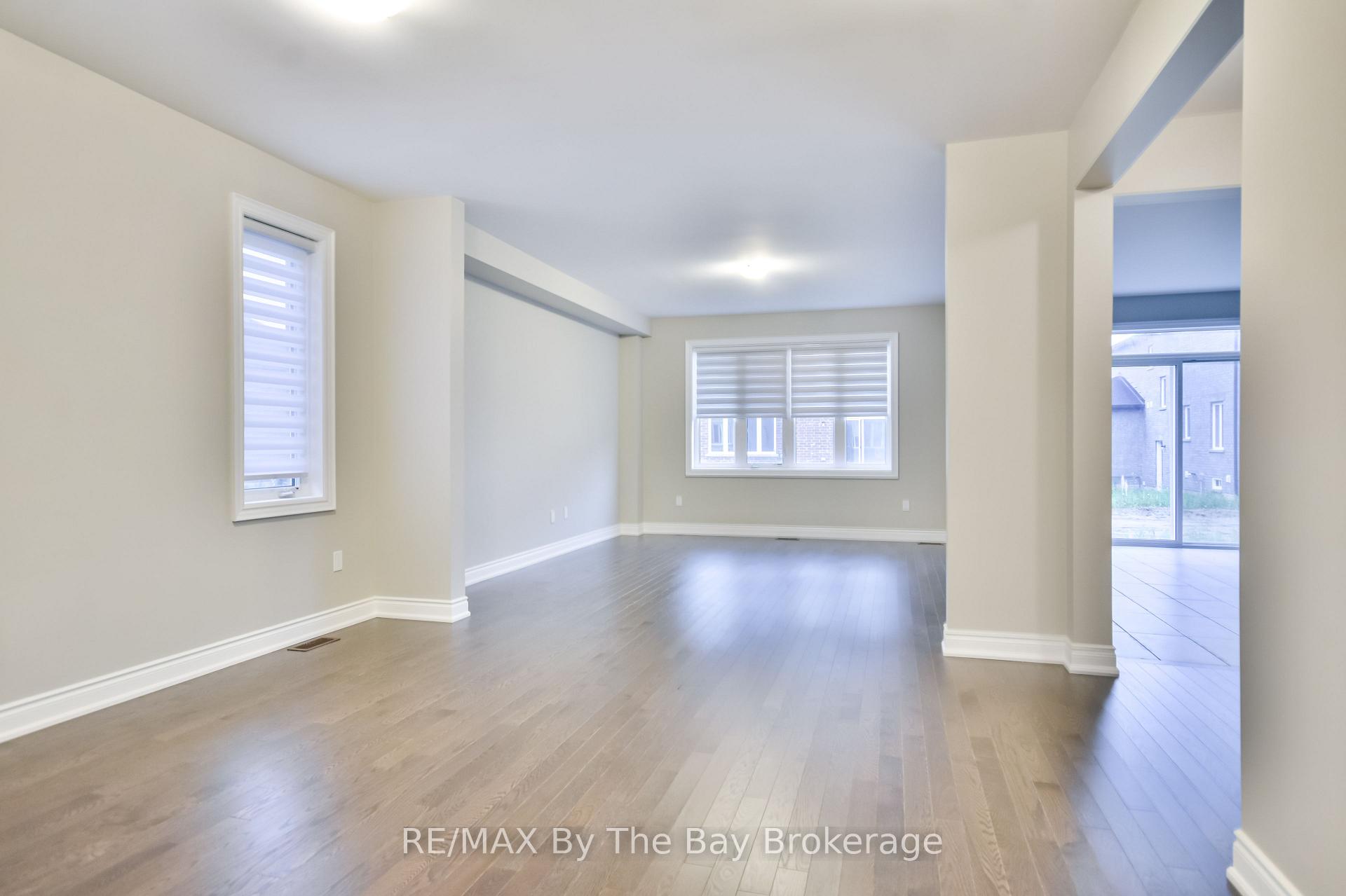 Photo 7 of 21 Amber Drive, Wasaga Beach — HOMEH