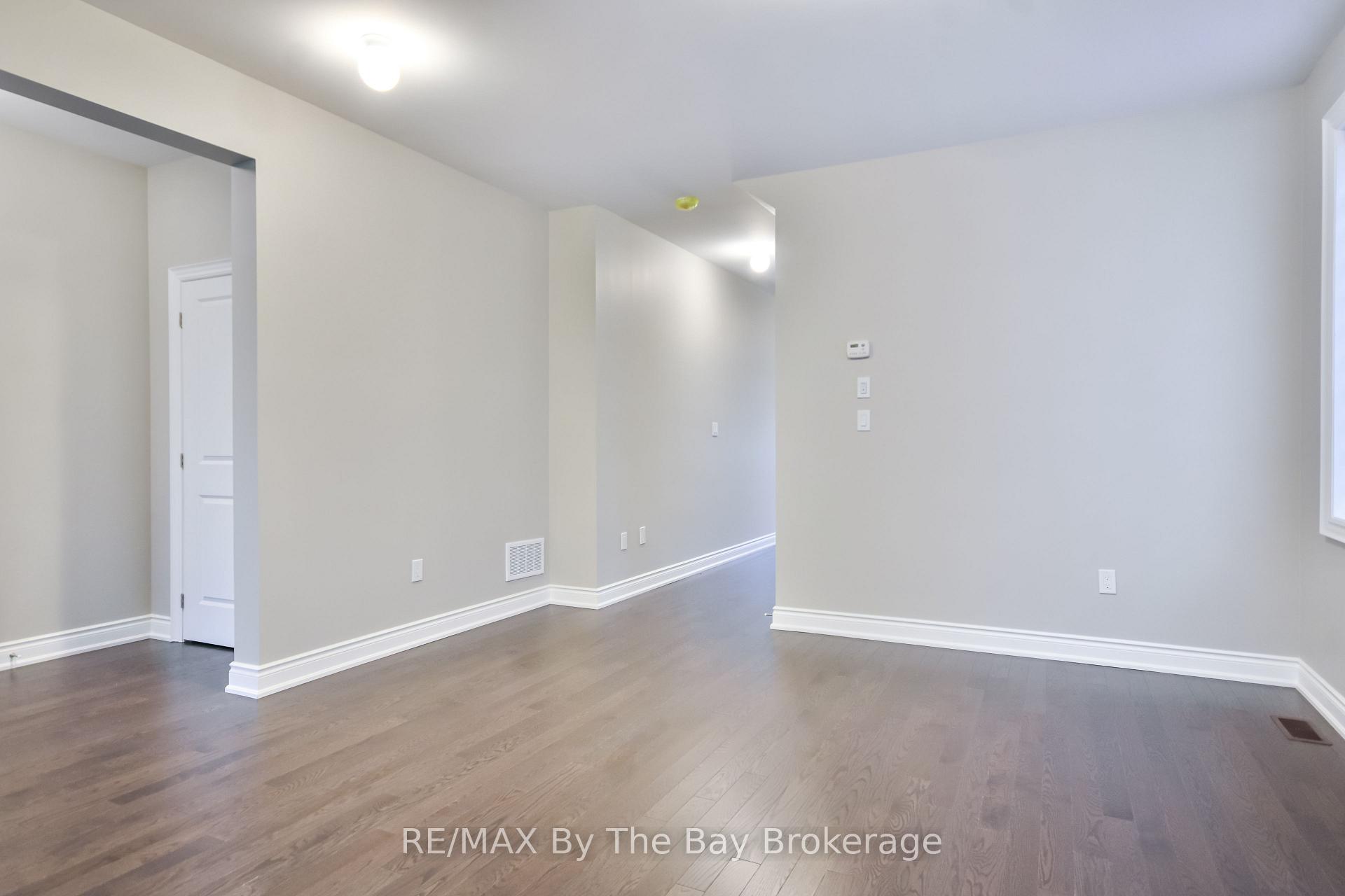 Photo 12 of 21 Amber Drive, Wasaga Beach — HOMEH