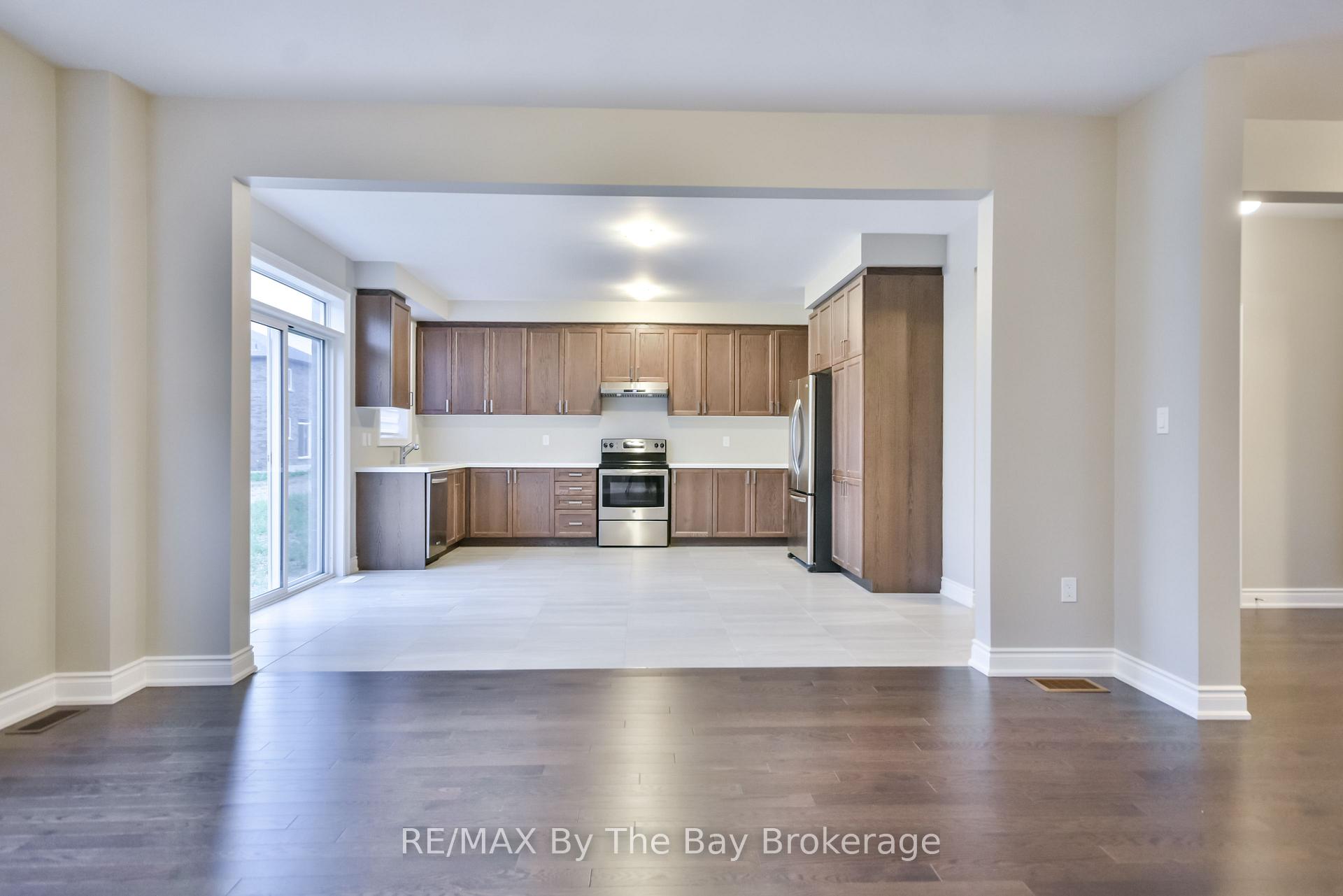 Photo 13 of 21 Amber Drive, Wasaga Beach — HOMEH