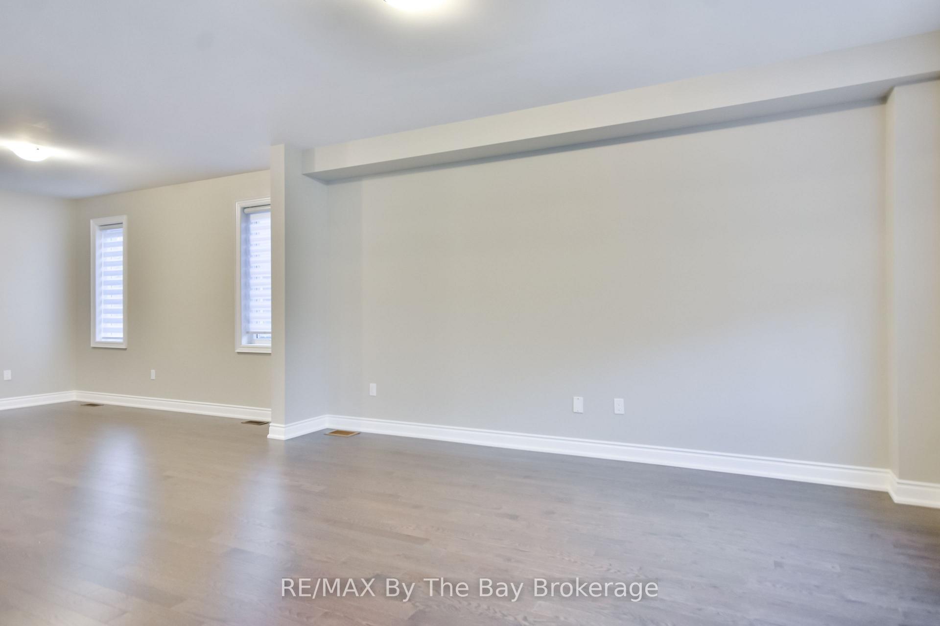 Photo 16 of 21 Amber Drive, Wasaga Beach — HOMEH