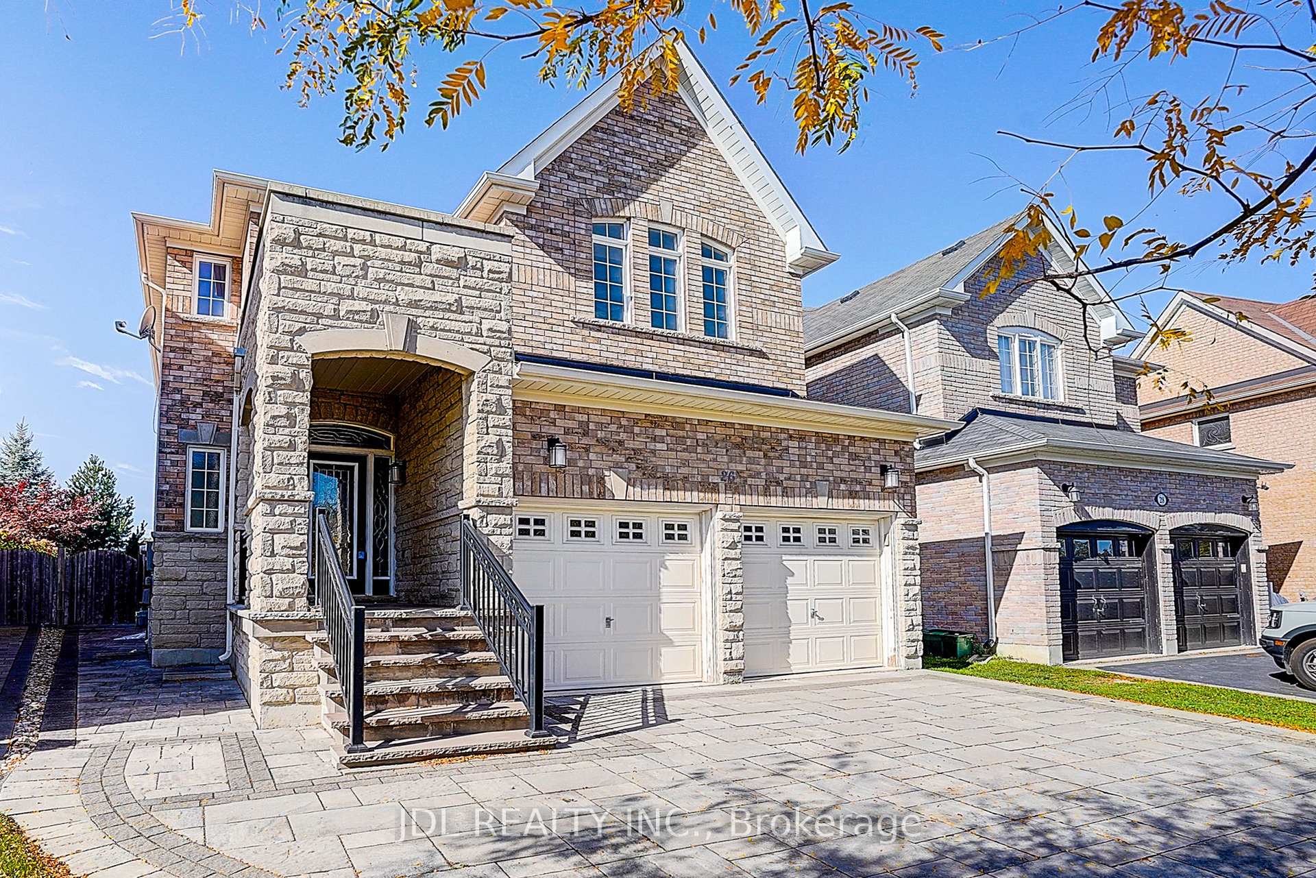 Photo 4 of 26 Santa Amato Crescent, Vaughan, Patterson — HOMEH