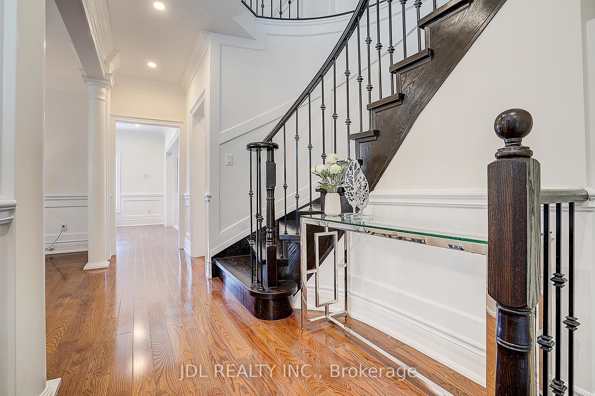 Photo 6 of 26 Santa Amato Crescent, Vaughan, Patterson — HOMEH