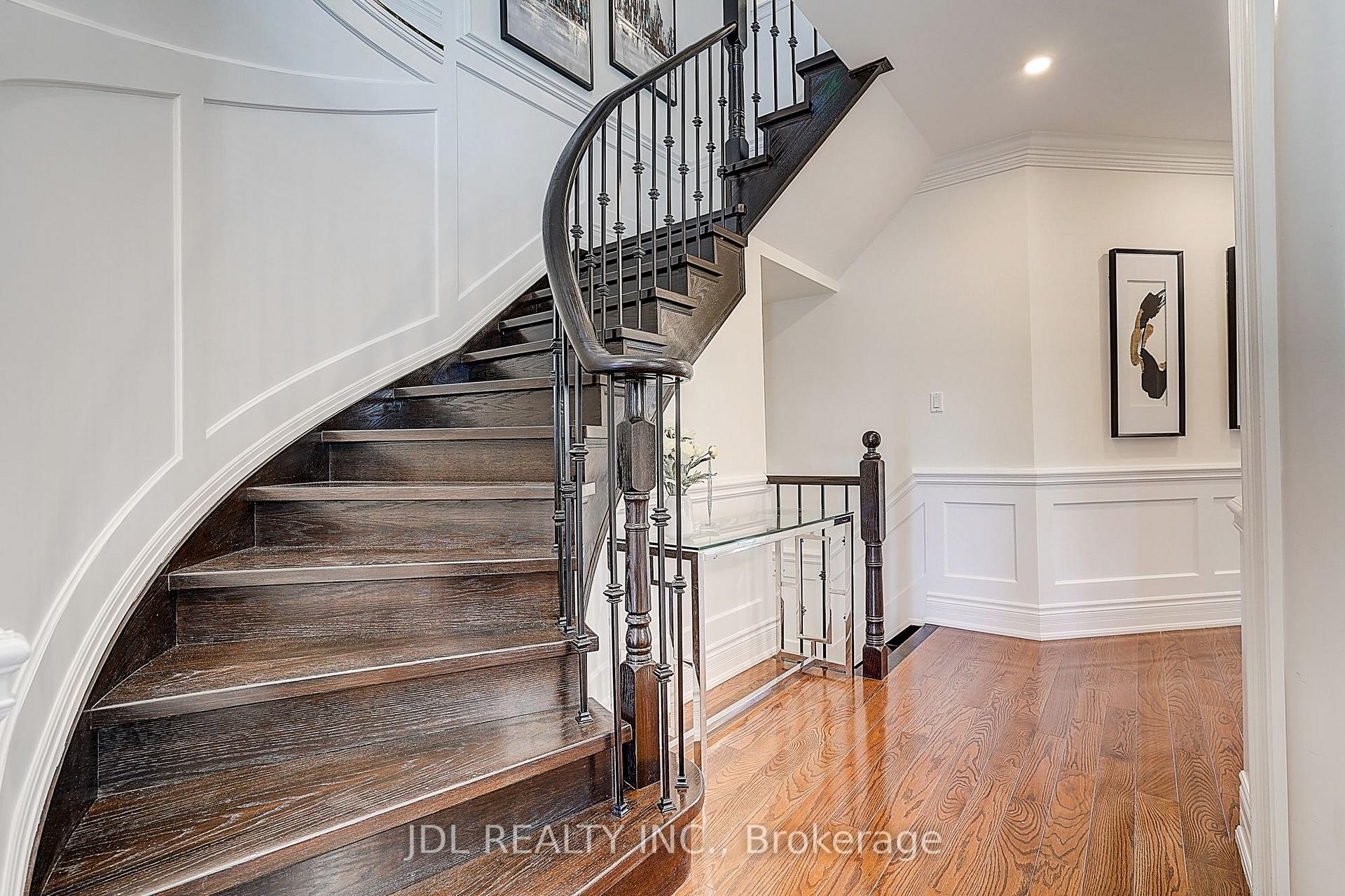 Photo 7 of 26 Santa Amato Crescent, Vaughan, Patterson — HOMEH