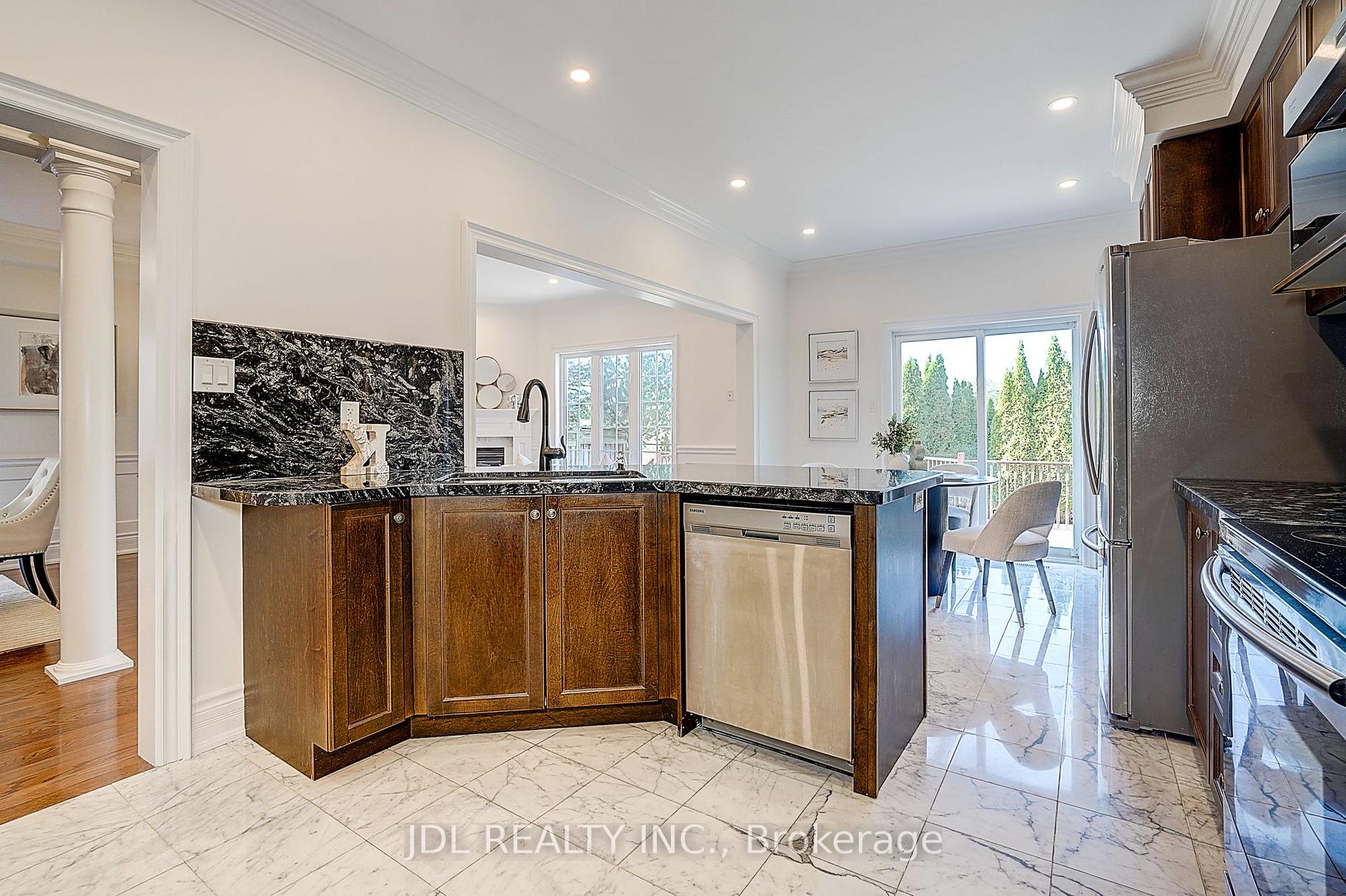 Photo 23 of 26 Santa Amato Crescent, Vaughan, Patterson — HOMEH