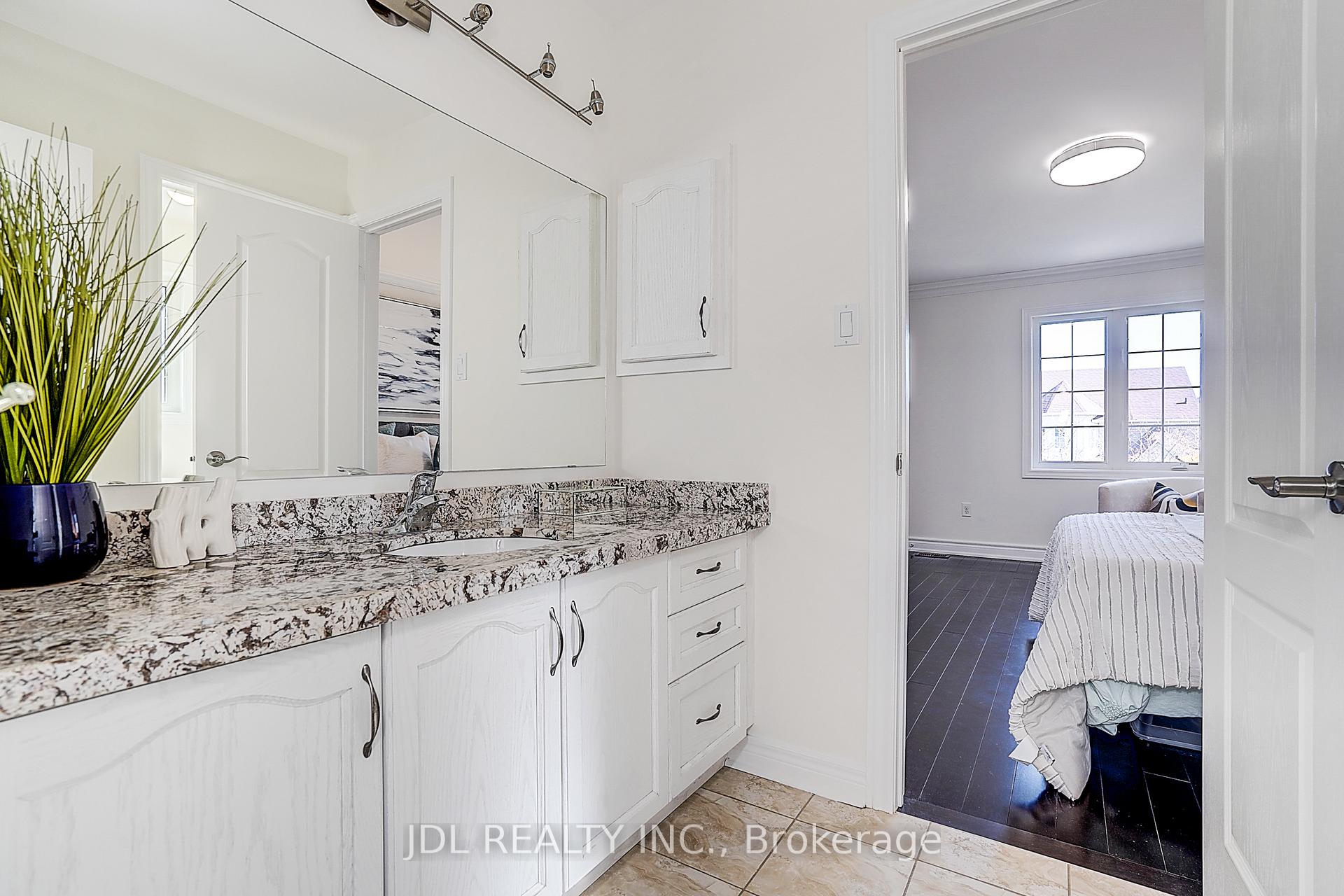 Photo 34 of 26 Santa Amato Crescent, Vaughan, Patterson — HOMEH