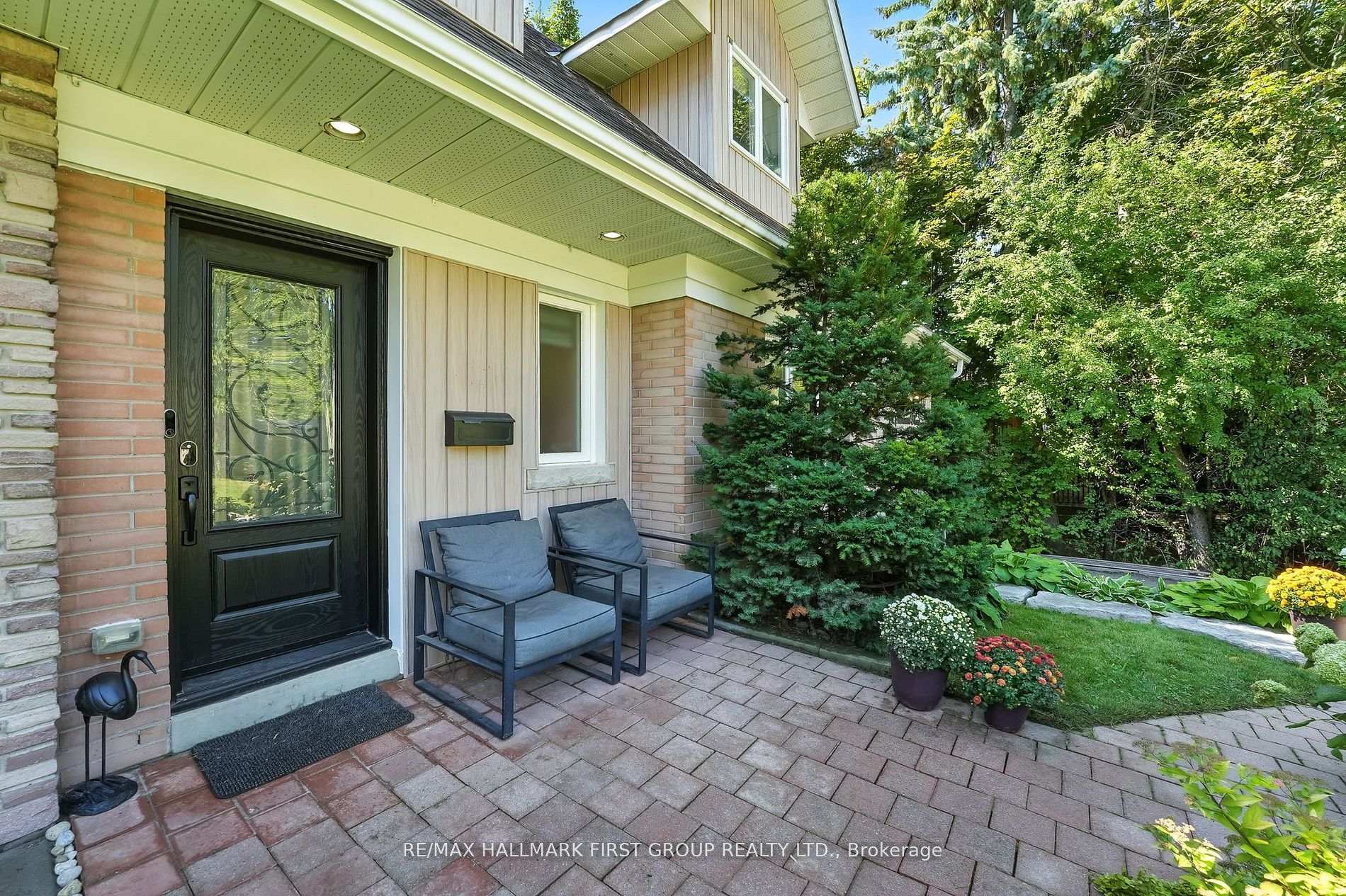 Photo 9 of 47 Sherwood Road E, Ajax, Central West — HOMEH