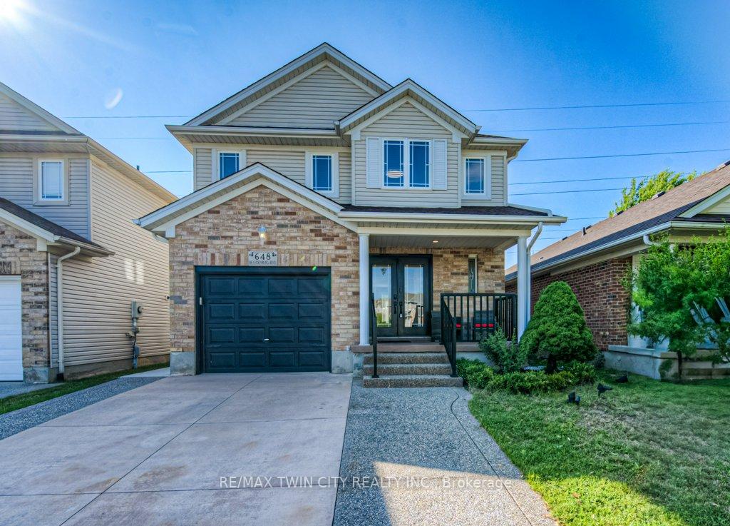Photo 2 of 648 Brandenburg Boulevard, Waterloo — HOMEH