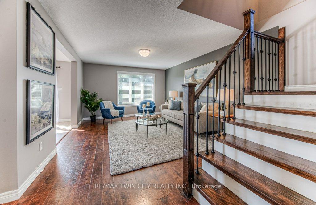 Photo 8 of 648 Brandenburg Boulevard, Waterloo — HOMEH