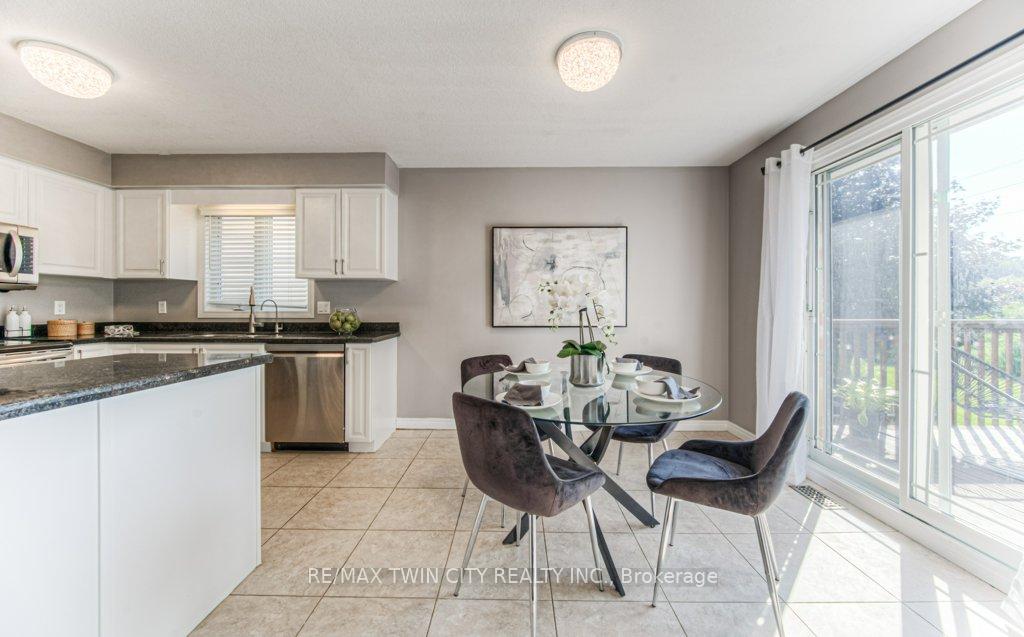 Photo 15 of 648 Brandenburg Boulevard, Waterloo — HOMEH
