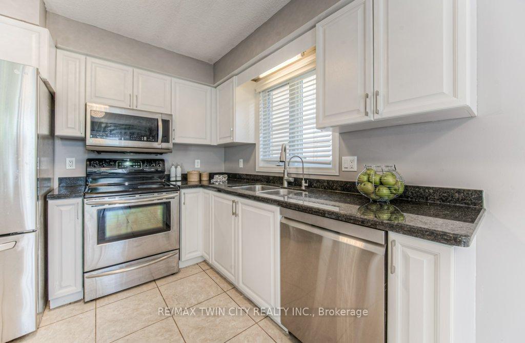 Photo 19 of 648 Brandenburg Boulevard, Waterloo — HOMEH