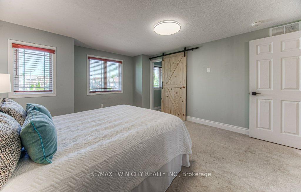 Photo 21 of 648 Brandenburg Boulevard, Waterloo — HOMEH