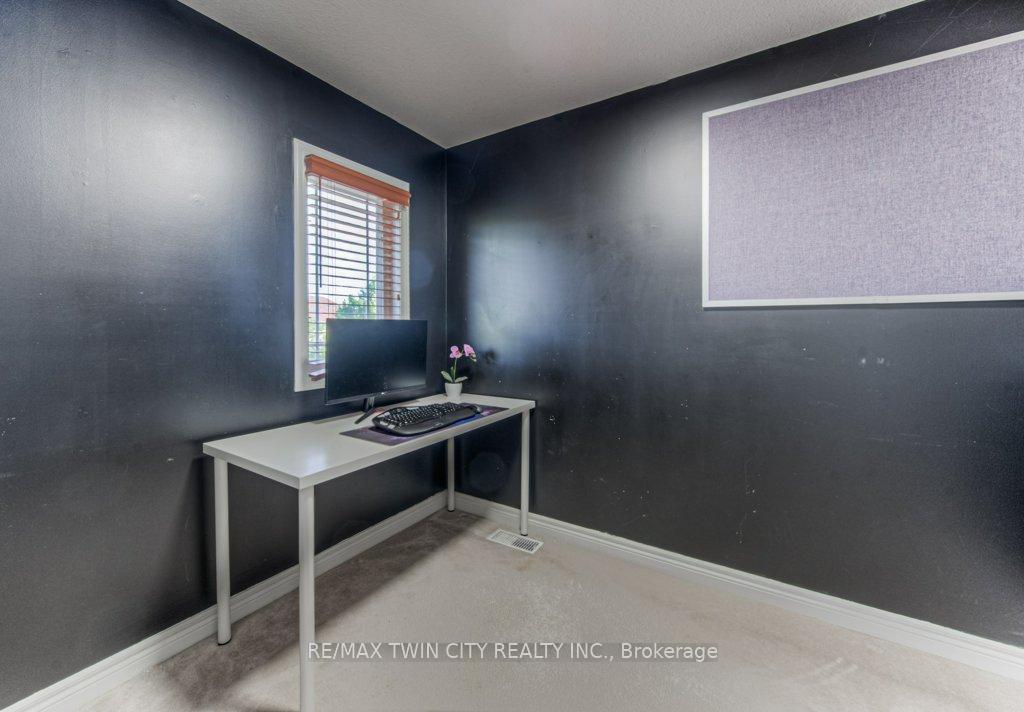 Photo 23 of 648 Brandenburg Boulevard, Waterloo — HOMEH