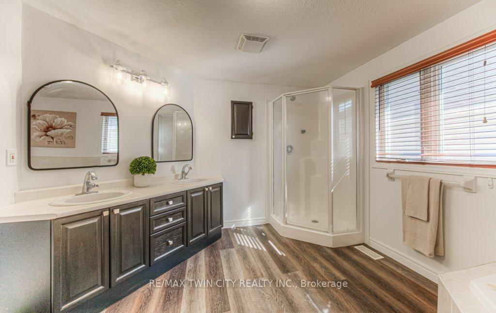 Photo 25 of 648 Brandenburg Boulevard, Waterloo — HOMEH