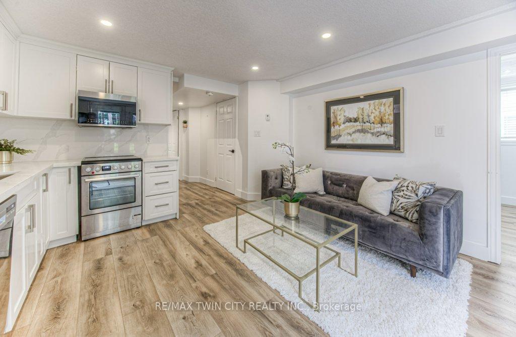 Photo 28 of 648 Brandenburg Boulevard, Waterloo — HOMEH