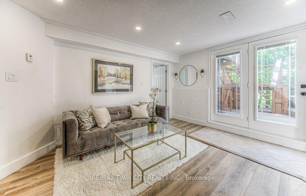 Photo 30 of 648 Brandenburg Boulevard, Waterloo — HOMEH