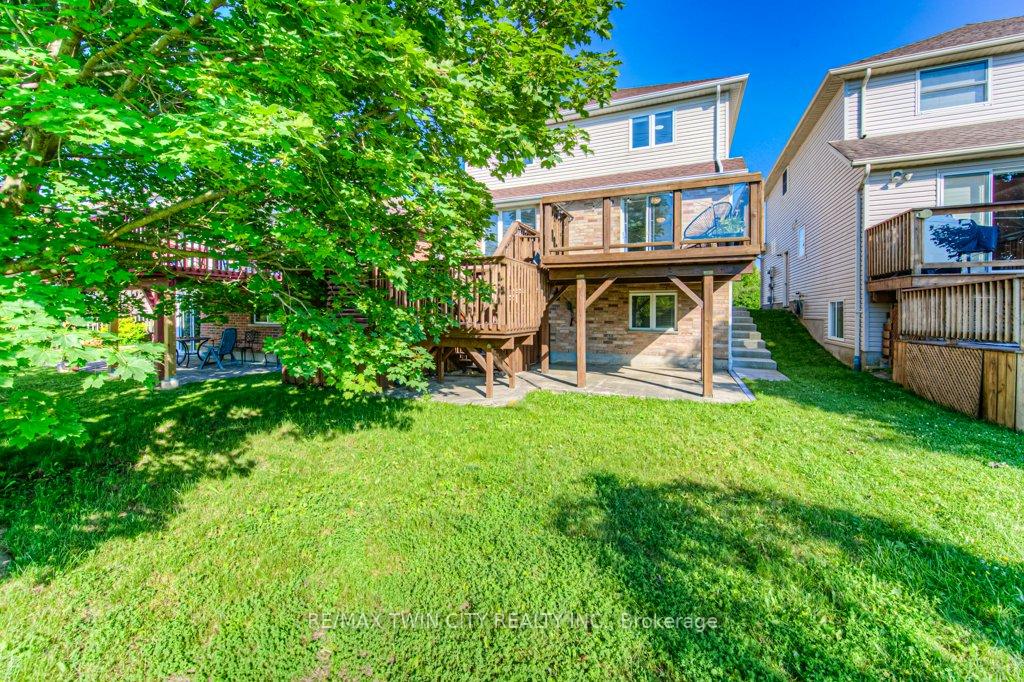 Photo 42 of 648 Brandenburg Boulevard, Waterloo — HOMEH