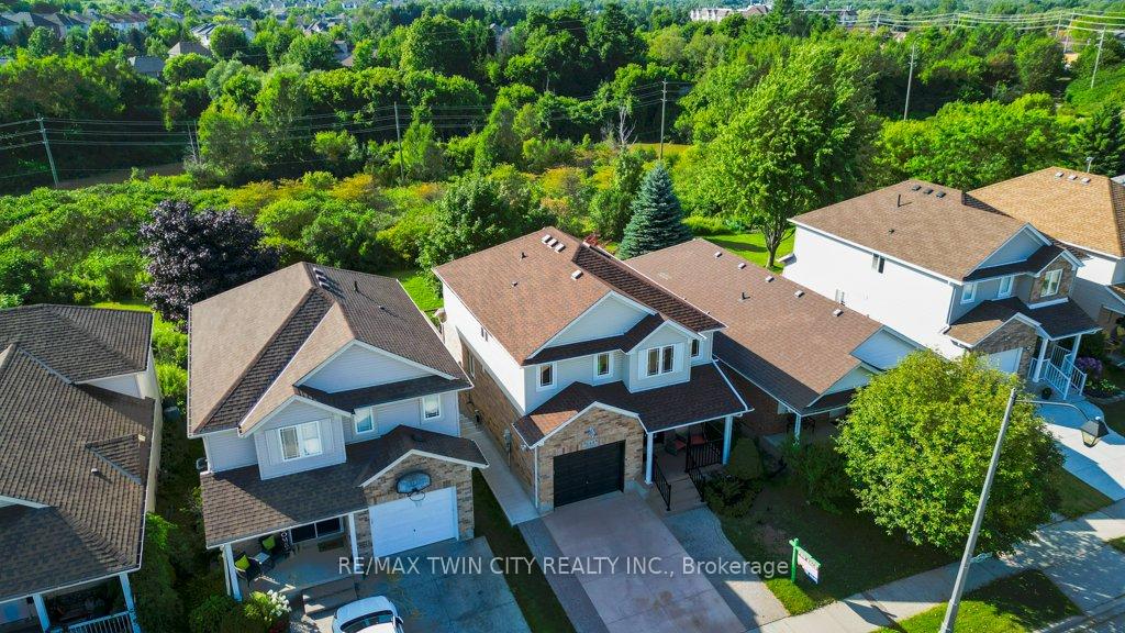 Photo 43 of 648 Brandenburg Boulevard, Waterloo — HOMEH