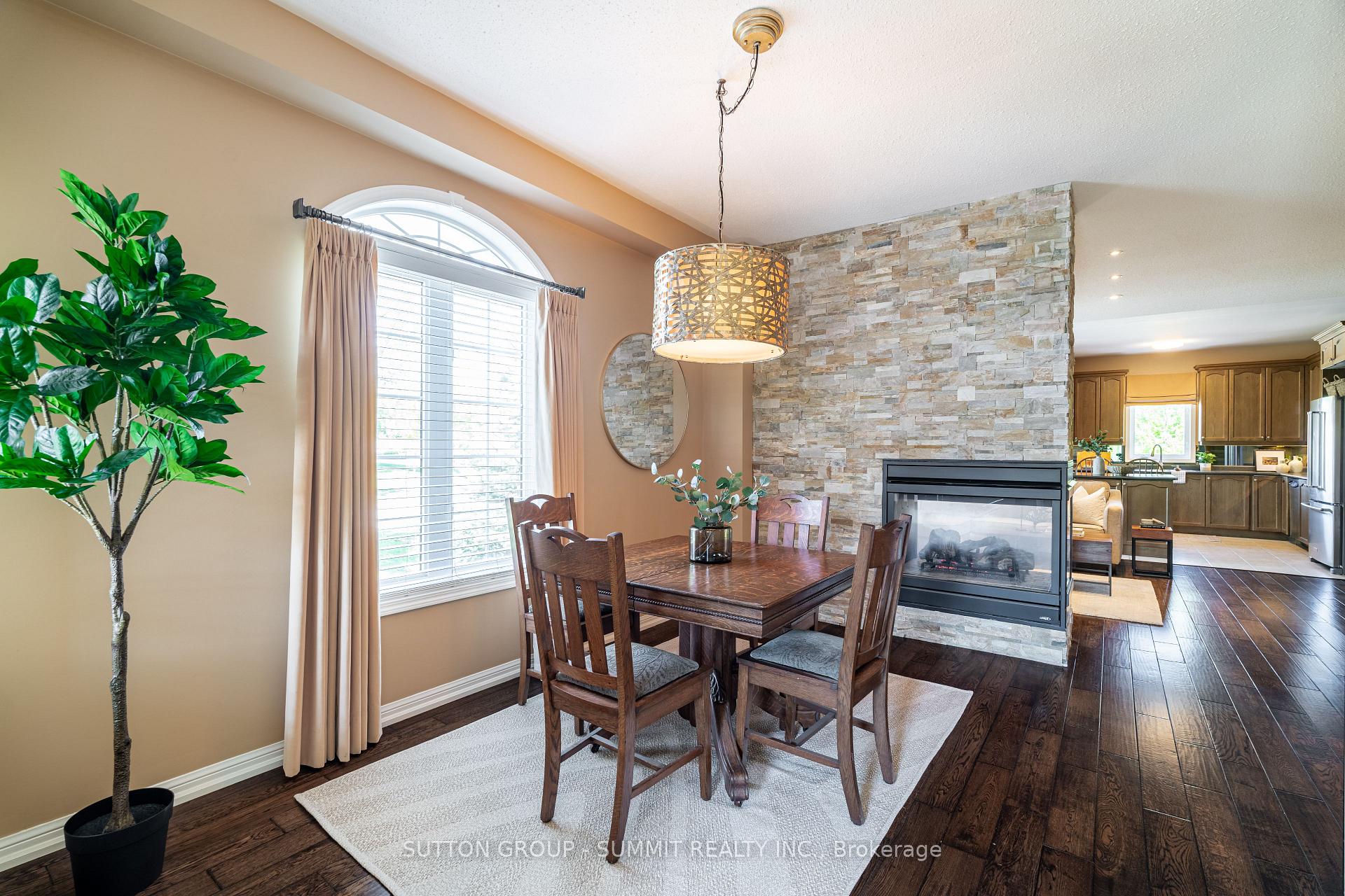 Photo 4 of 55 Meadows End Crescent, Uxbridge — HOMEH
