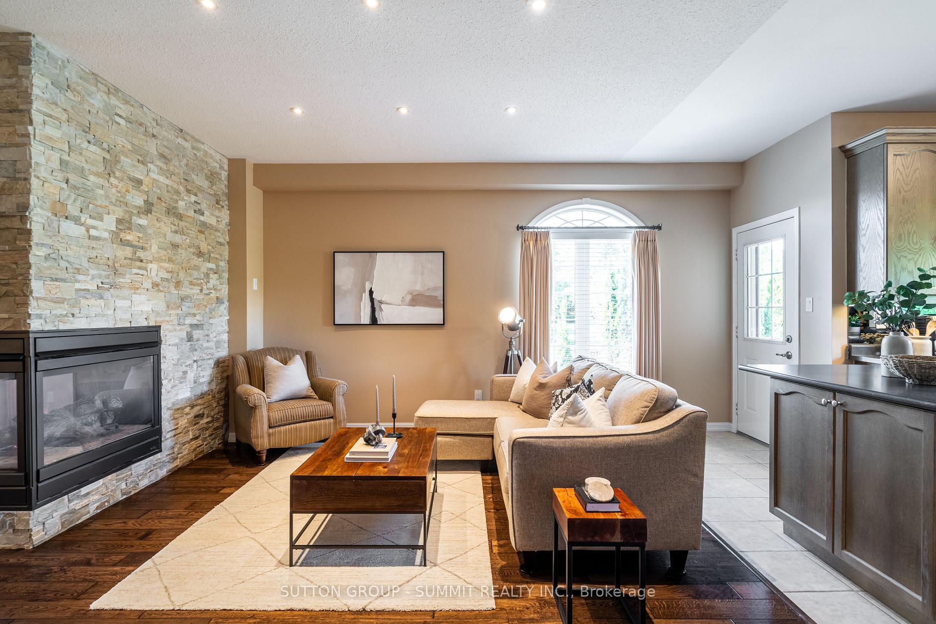 Photo 8 of 55 Meadows End Crescent, Uxbridge — HOMEH