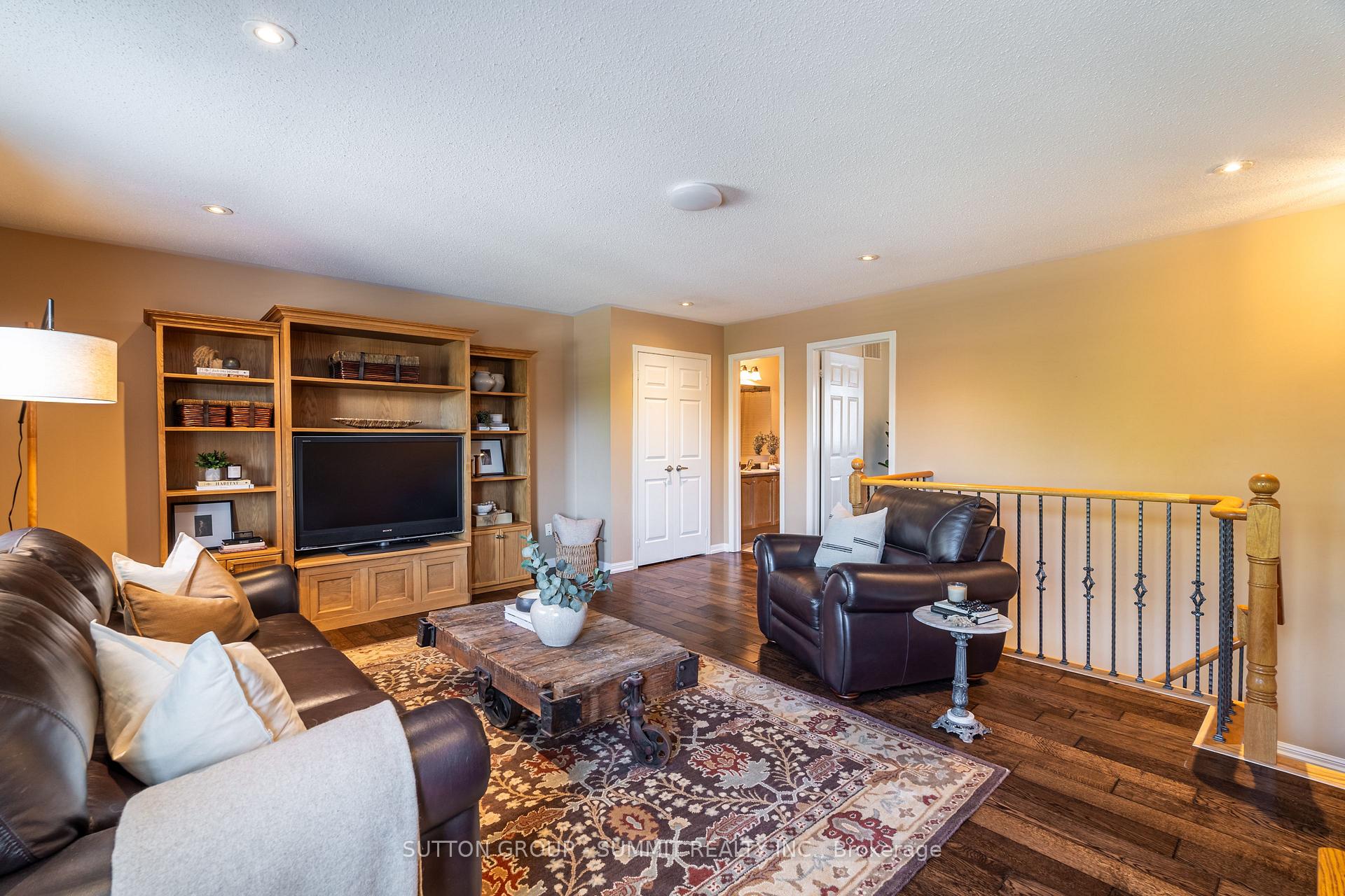 Photo 25 of 55 Meadows End Crescent, Uxbridge — HOMEH