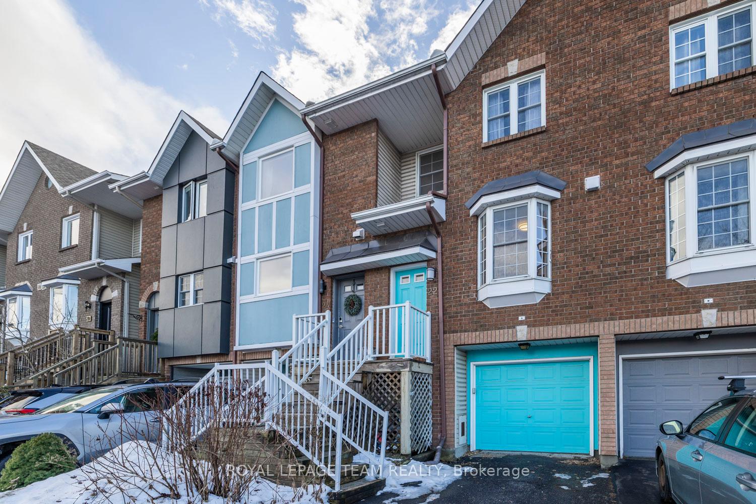 Photo 2 of 22 Hintonburg Place, Ottawa, Hintonburg — HOMEH