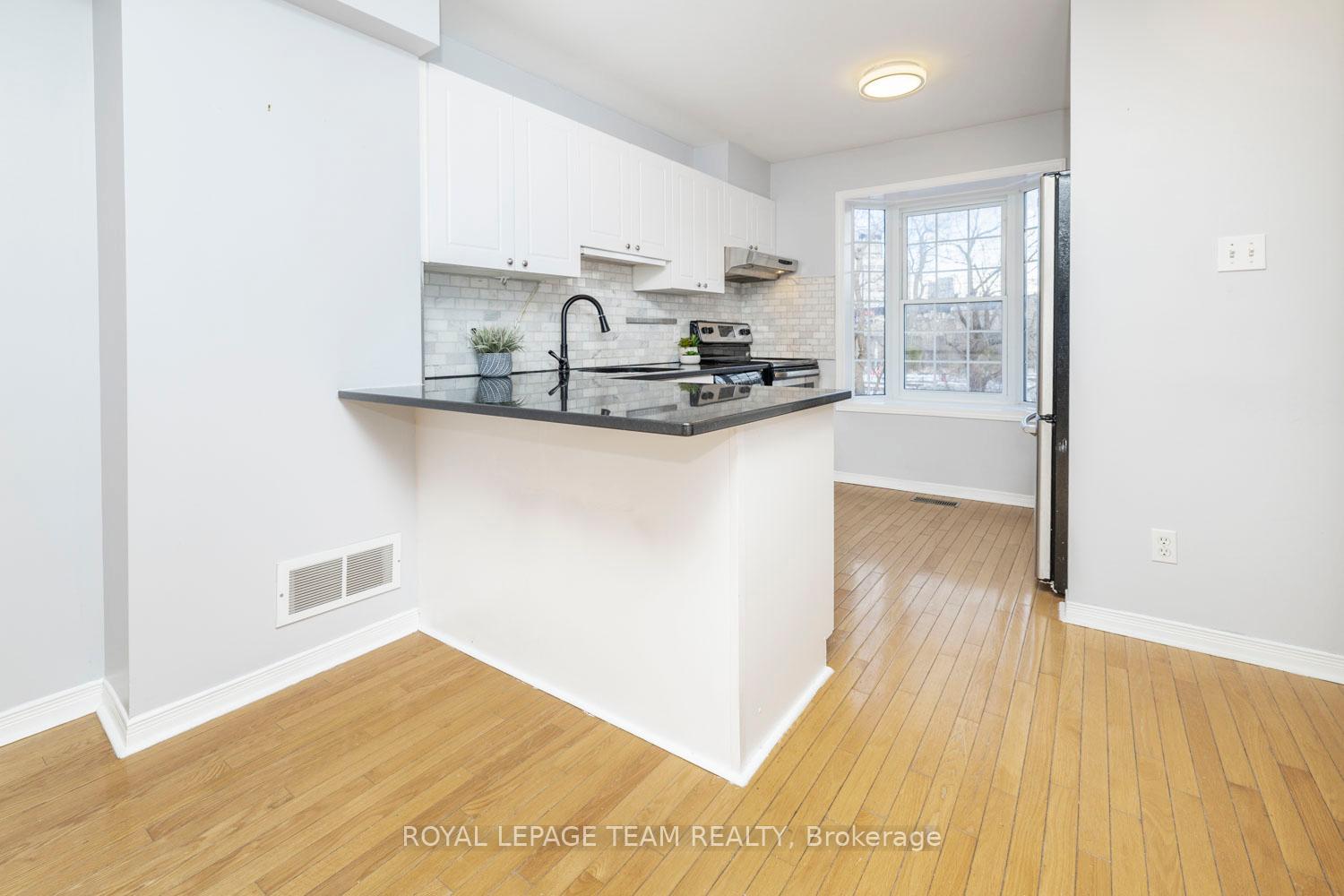 Photo 5 of 22 Hintonburg Place, Ottawa, Hintonburg — HOMEH