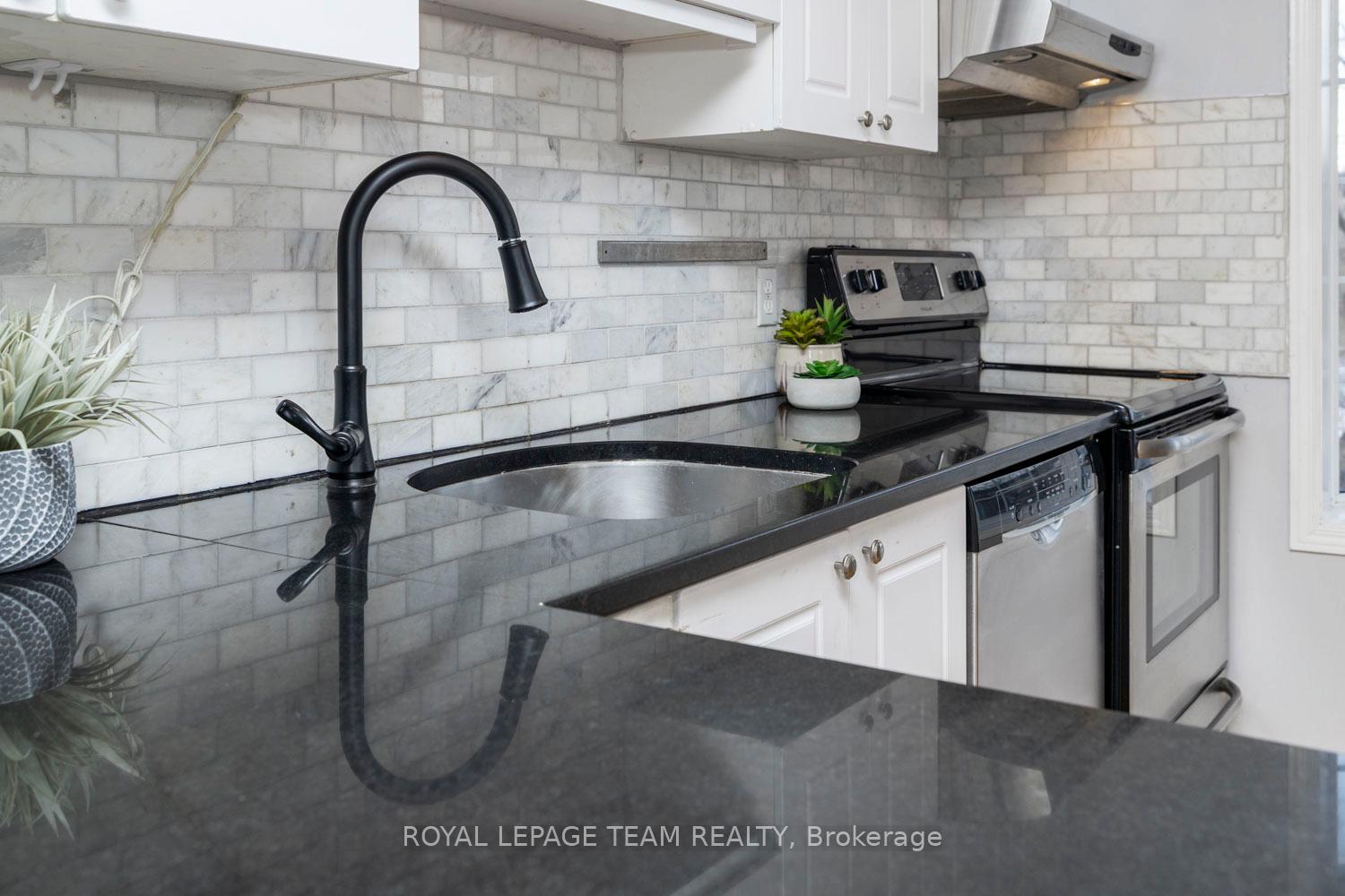 Photo 7 of 22 Hintonburg Place, Ottawa, Hintonburg — HOMEH