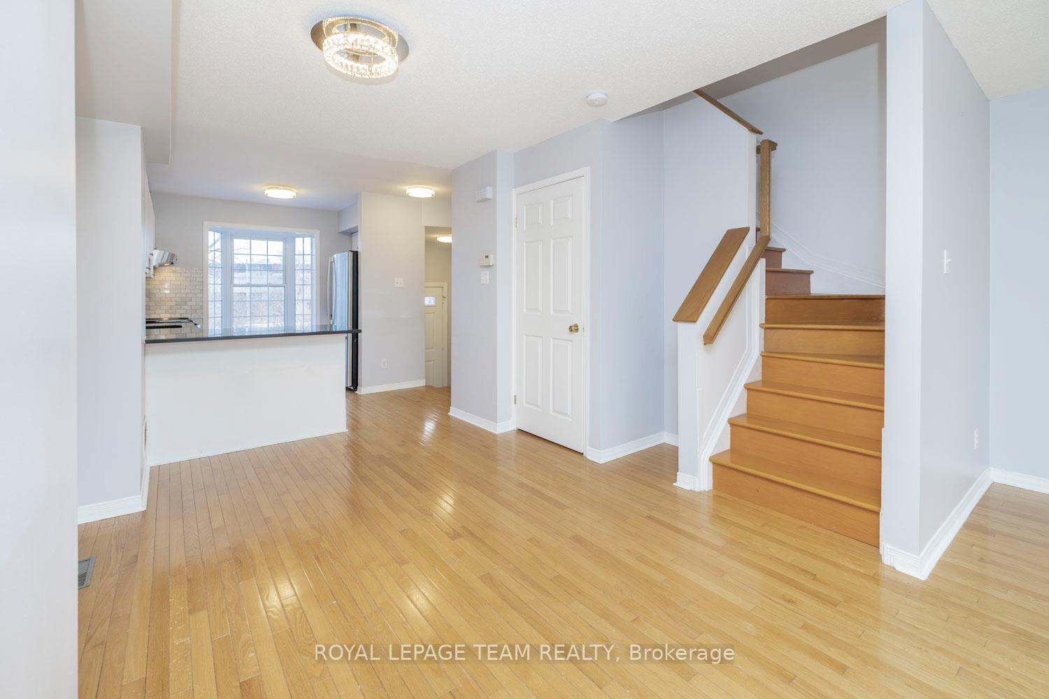 Photo 16 of 22 Hintonburg Place, Ottawa, Hintonburg — HOMEH