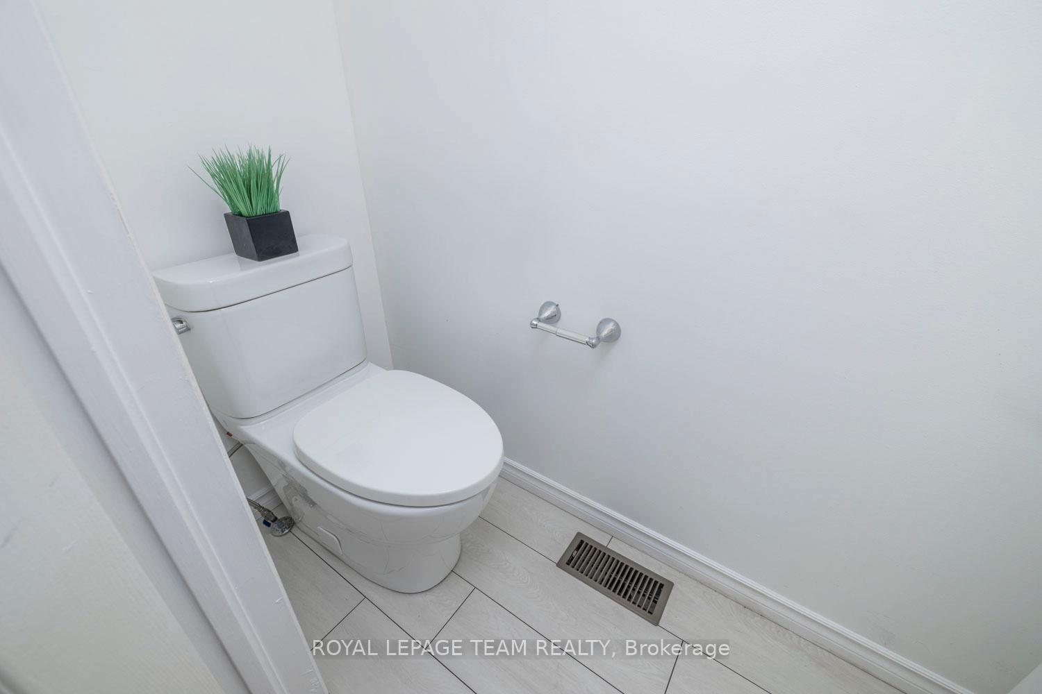 Photo 21 of 22 Hintonburg Place, Ottawa, Hintonburg — HOMEH