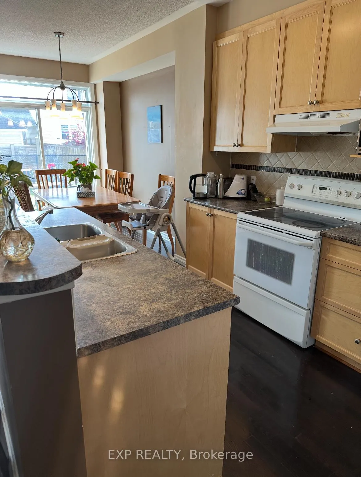 Photo 3 of 94 Selhurst Avenue, Ottawa, Barrhaven East — HOMEH