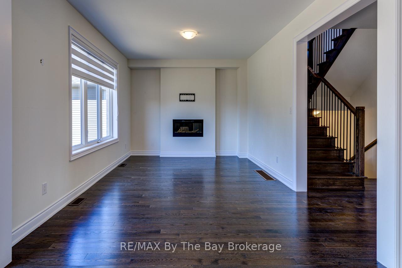 Photo 6 of 19 Beatrice Drive, Wasaga Beach — HOMEH