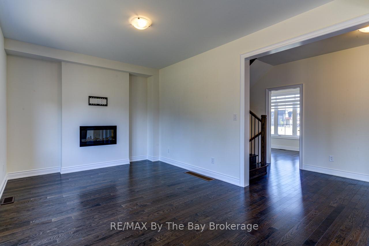 Photo 7 of 19 Beatrice Drive, Wasaga Beach — HOMEH