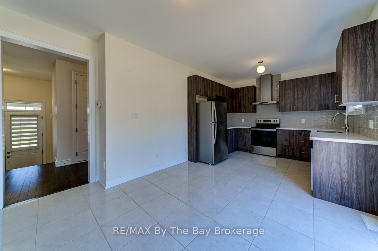 Photo 13 of 19 Beatrice Drive, Wasaga Beach — HOMEH