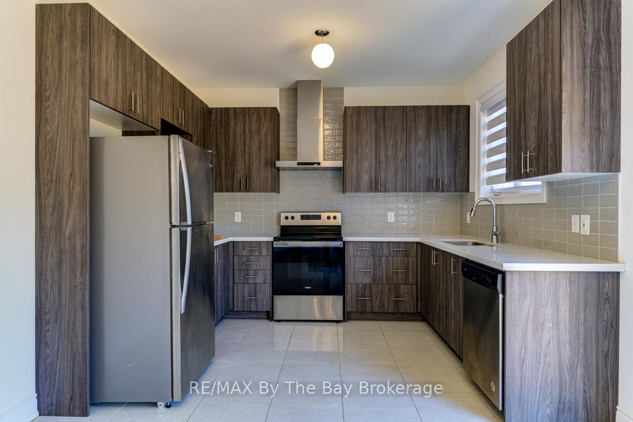 Photo 14 of 19 Beatrice Drive, Wasaga Beach — HOMEH