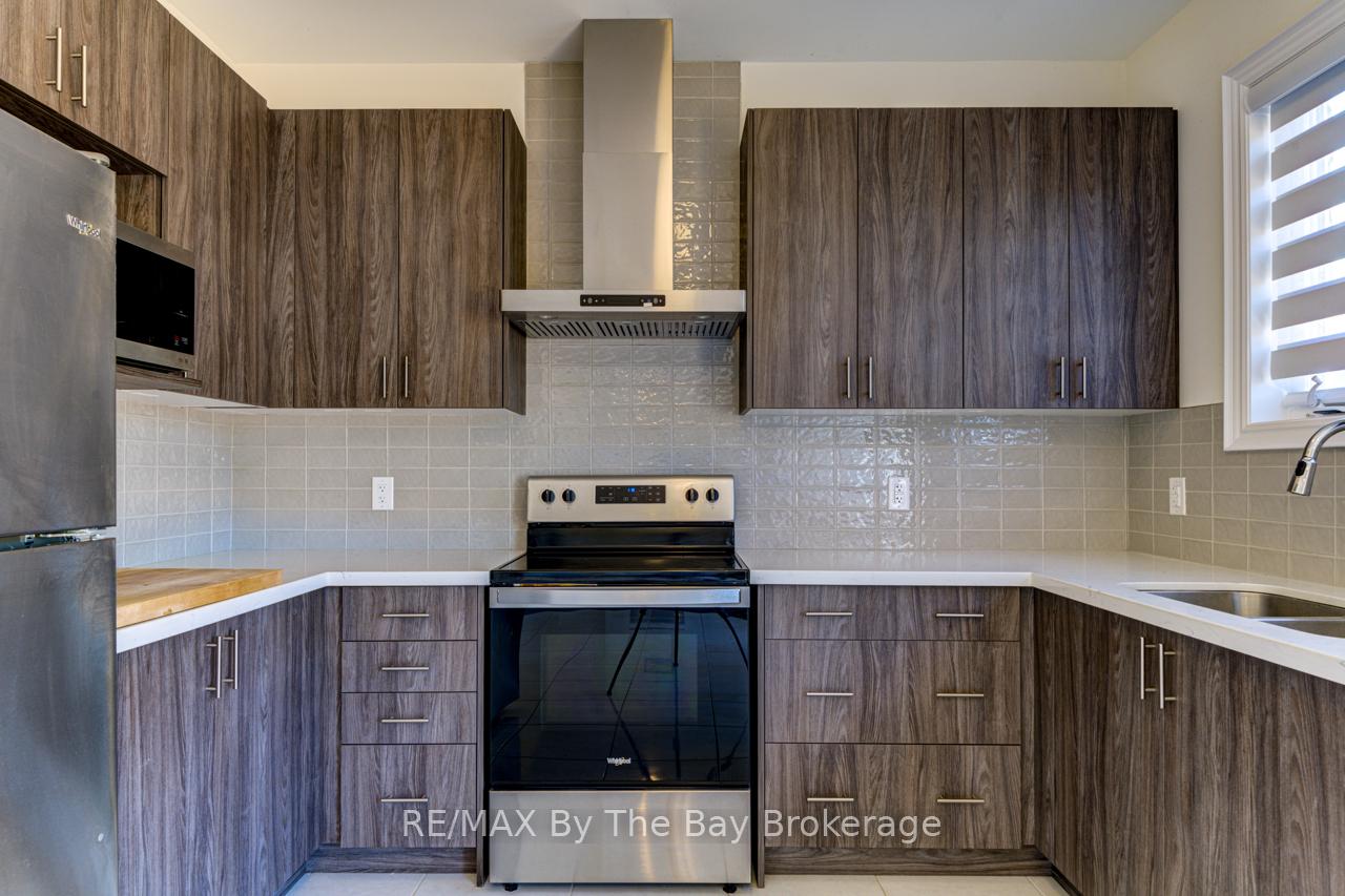 Photo 15 of 19 Beatrice Drive, Wasaga Beach — HOMEH